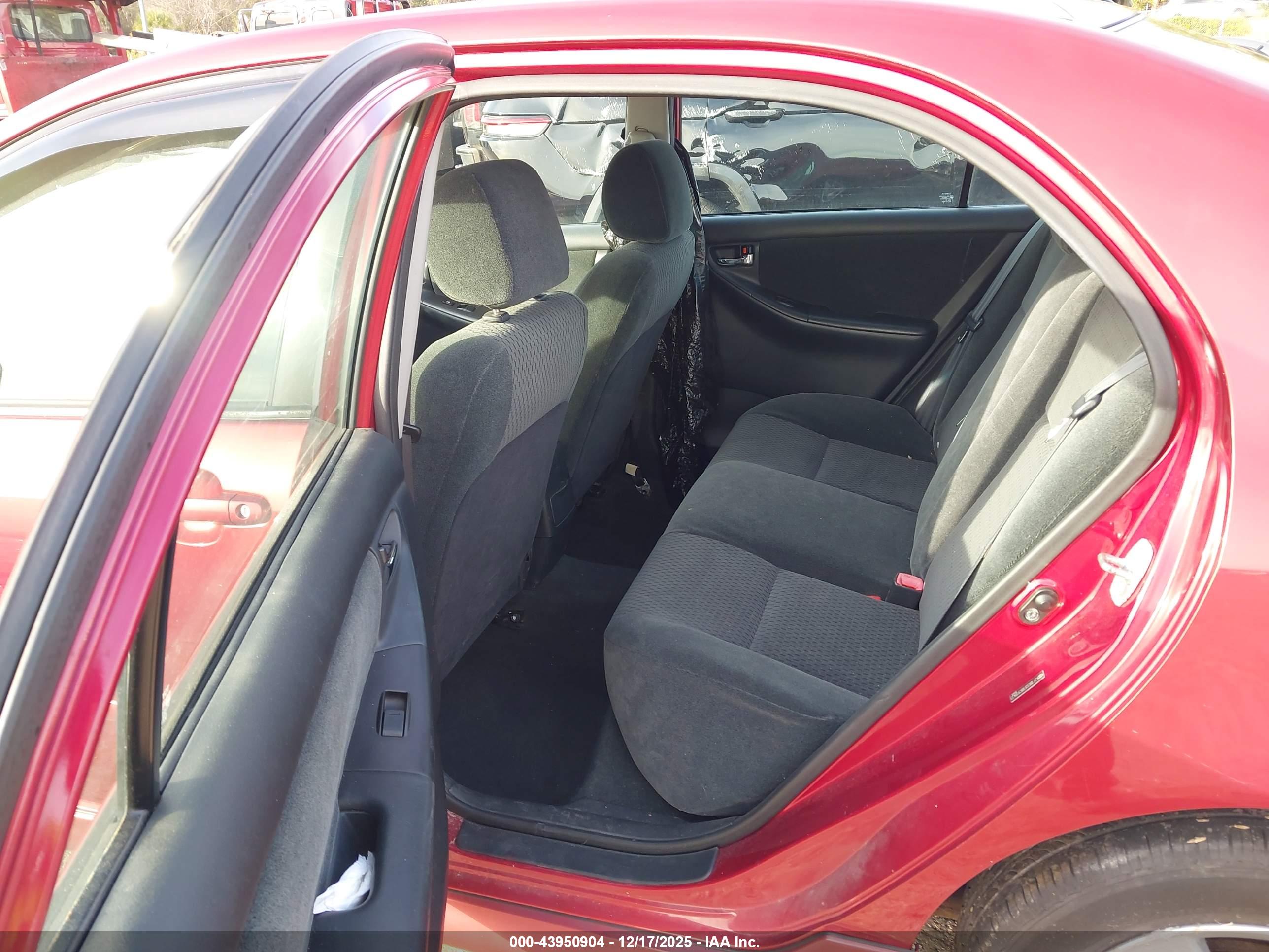 TOYOTA COROLLA image 8