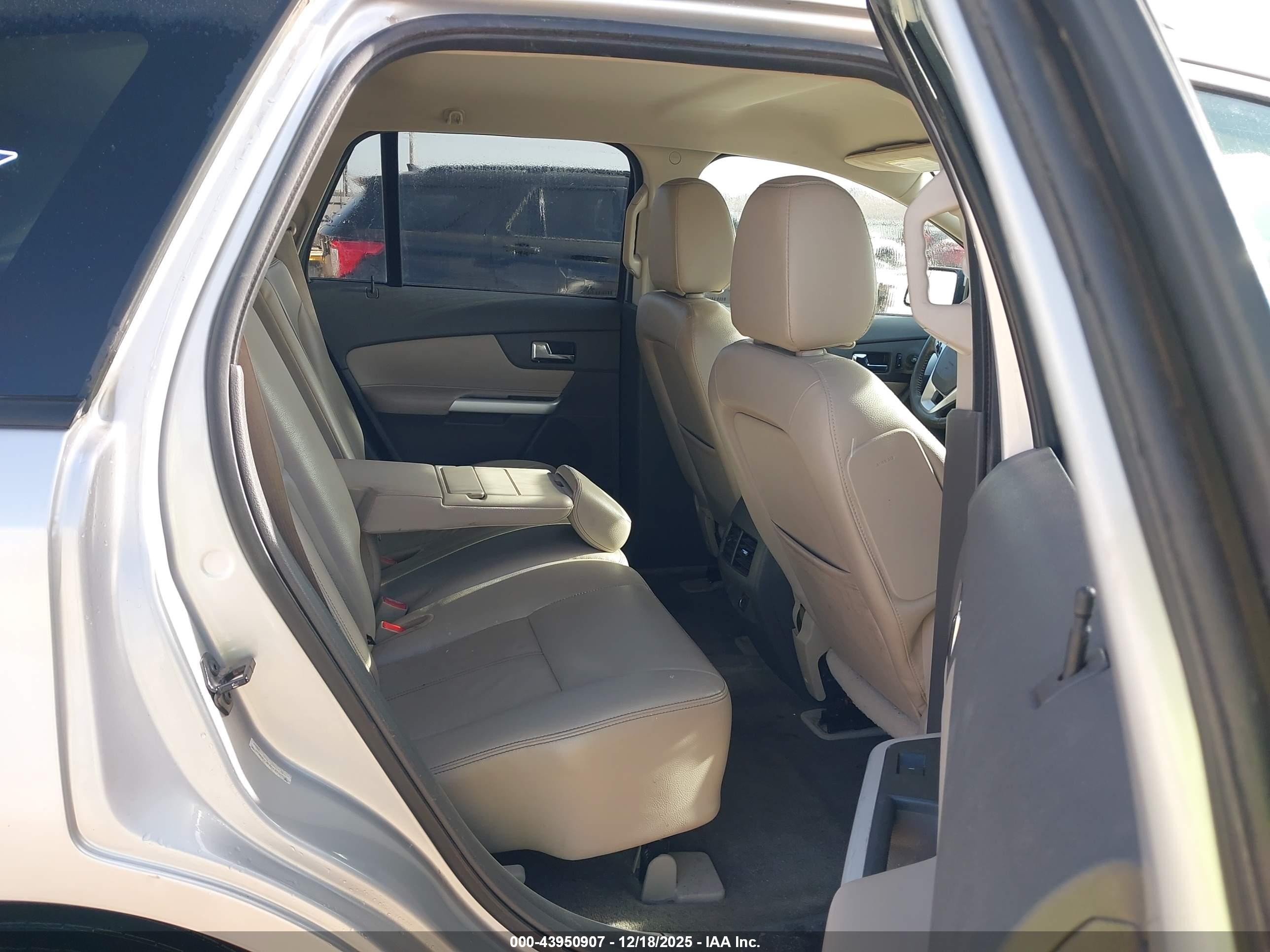 FORD EDGE image 8