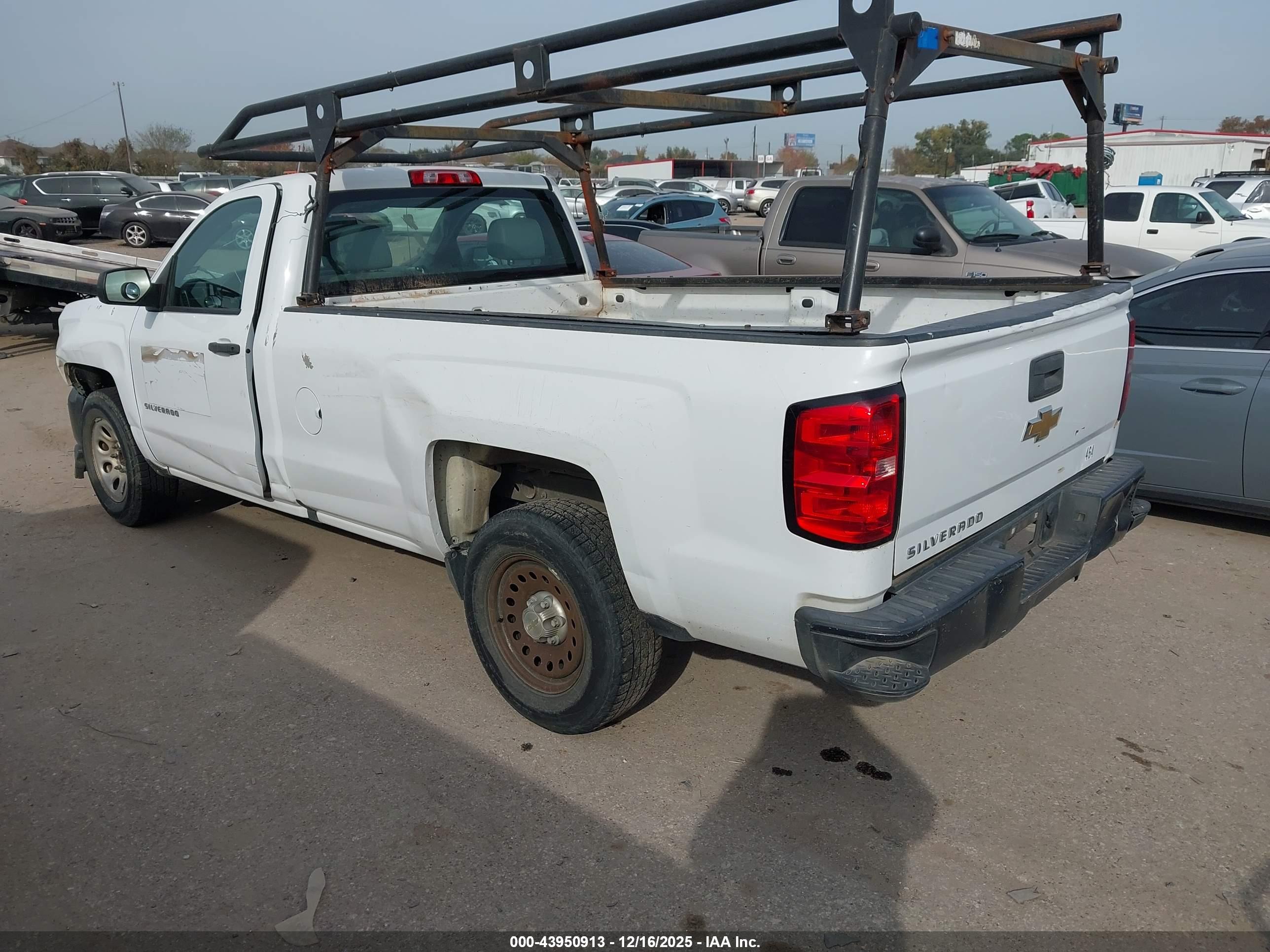 CHEVROLET SILVERADO image 3