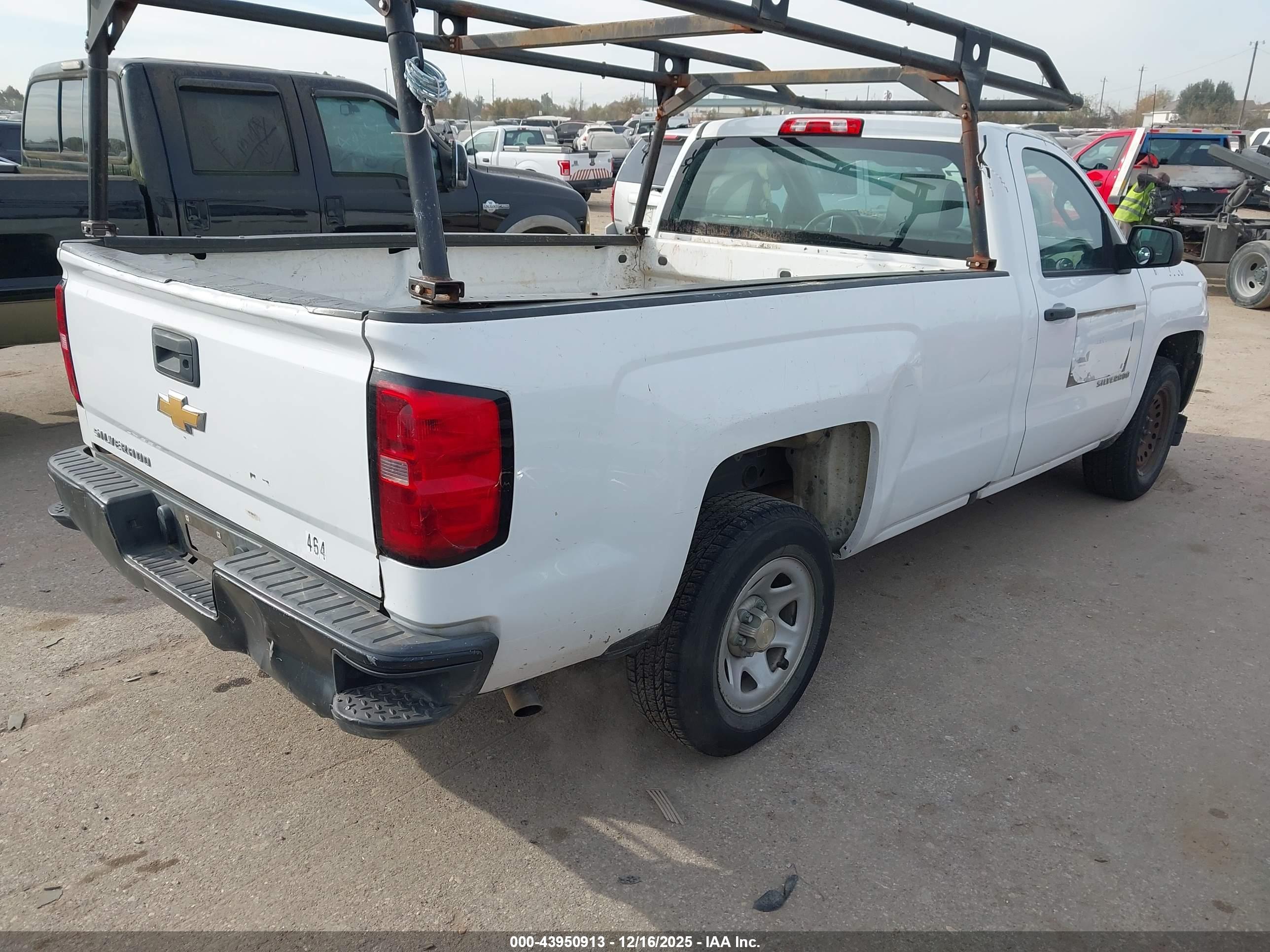 CHEVROLET SILVERADO image 4