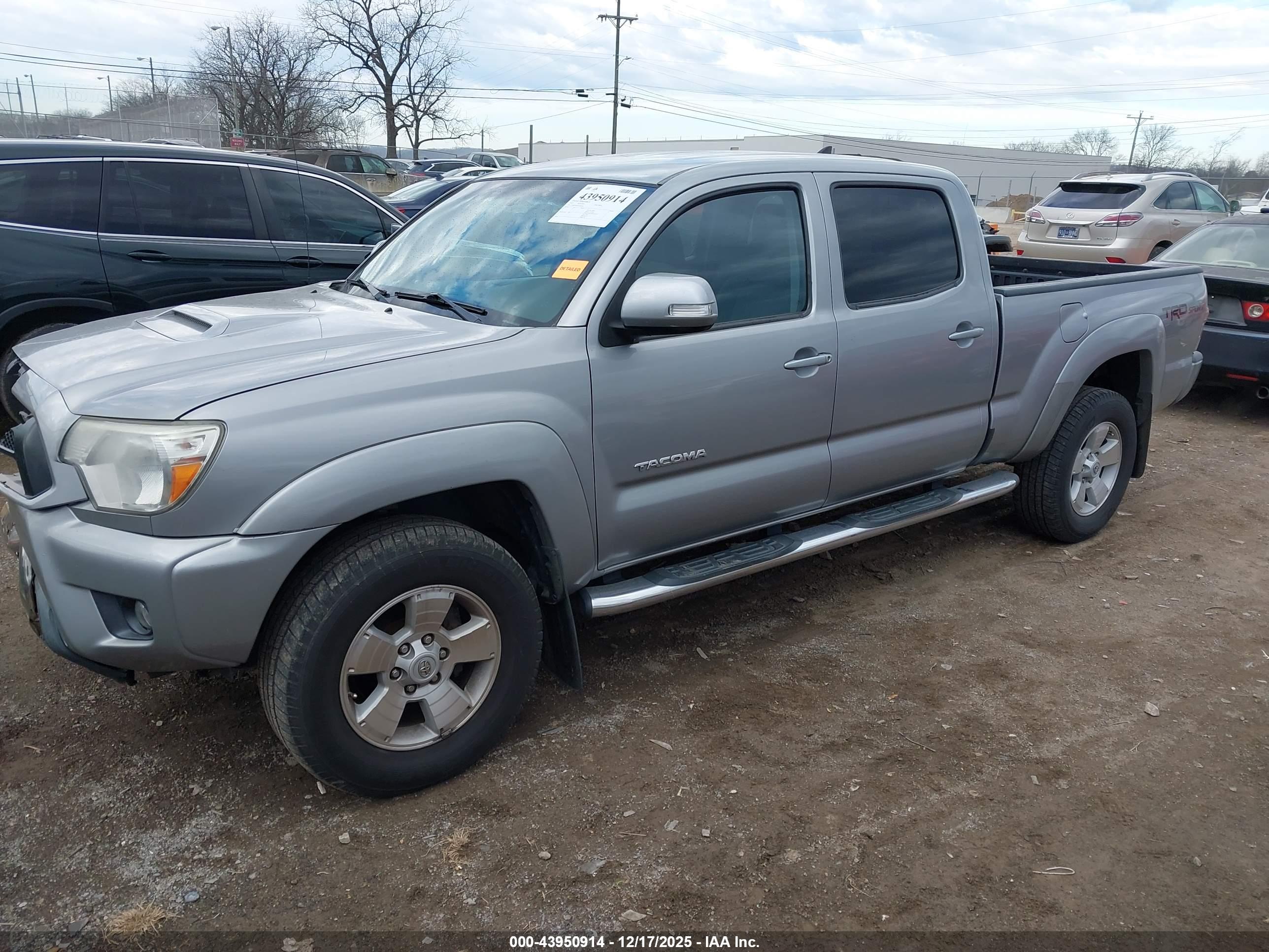 TOYOTA TACOMA image 2