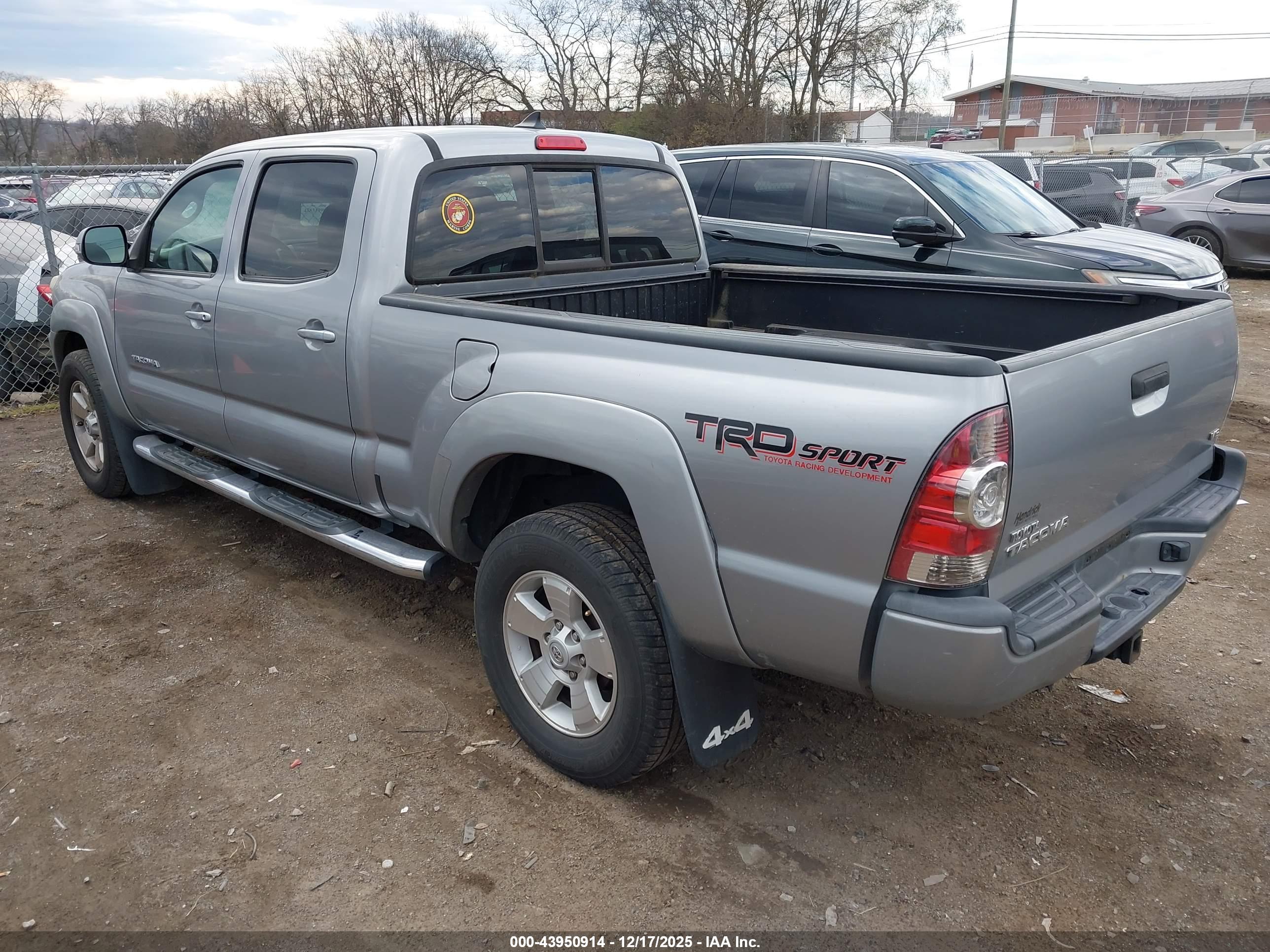 TOYOTA TACOMA image 3