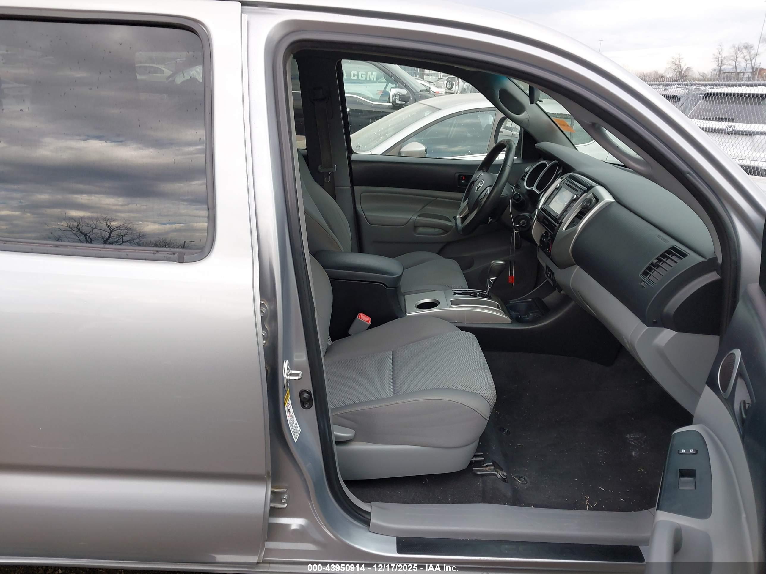 TOYOTA TACOMA image 5