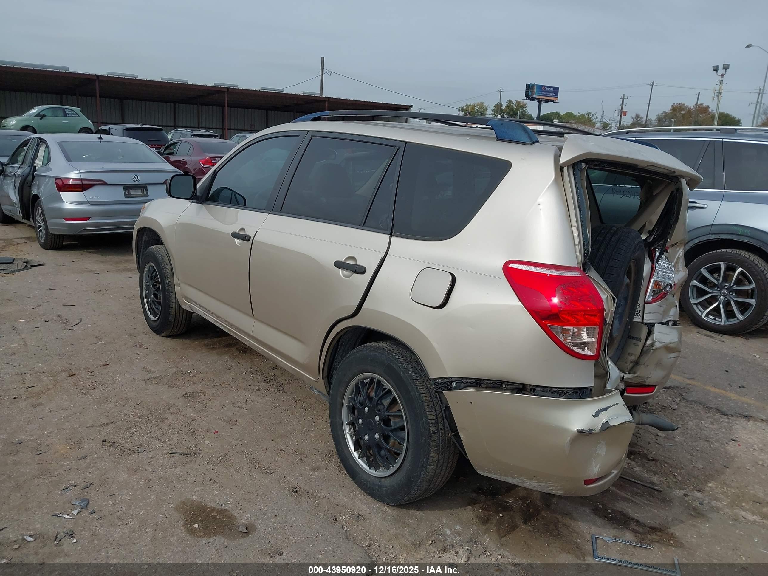 TOYOTA RAV4 image 3