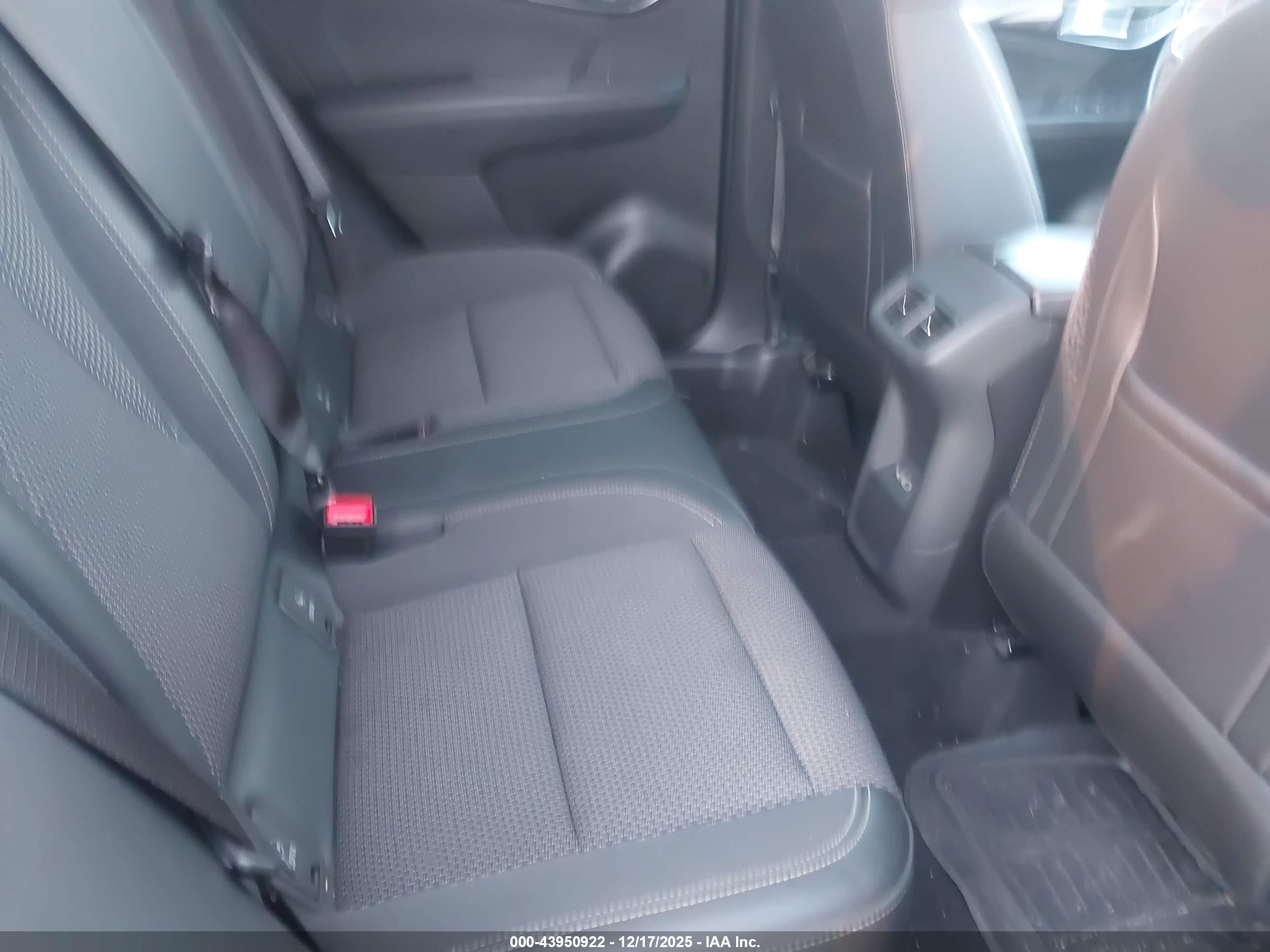 BUICK ENVISION image 8