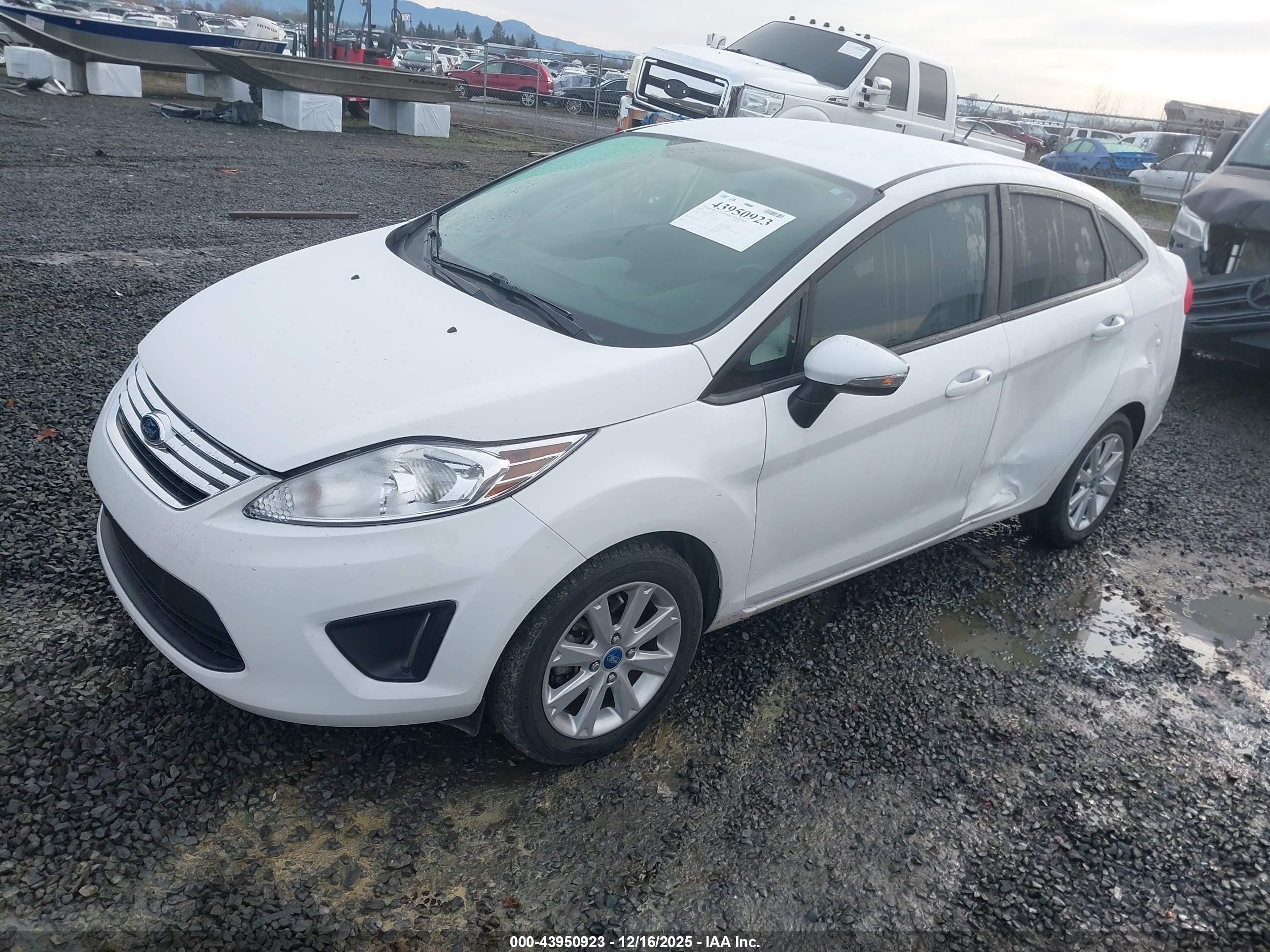 FORD FIESTA image 2