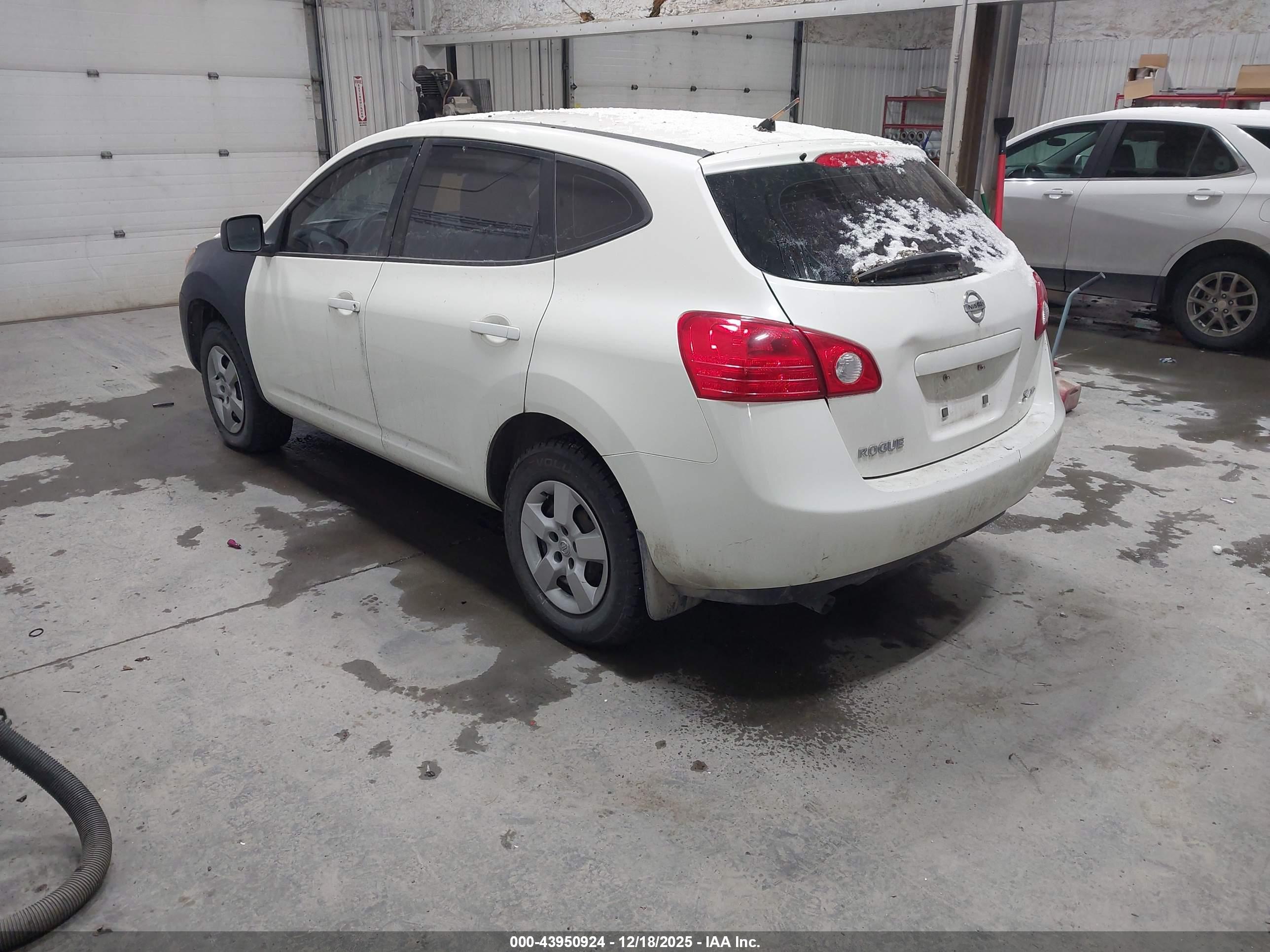 NISSAN ROGUE image 3