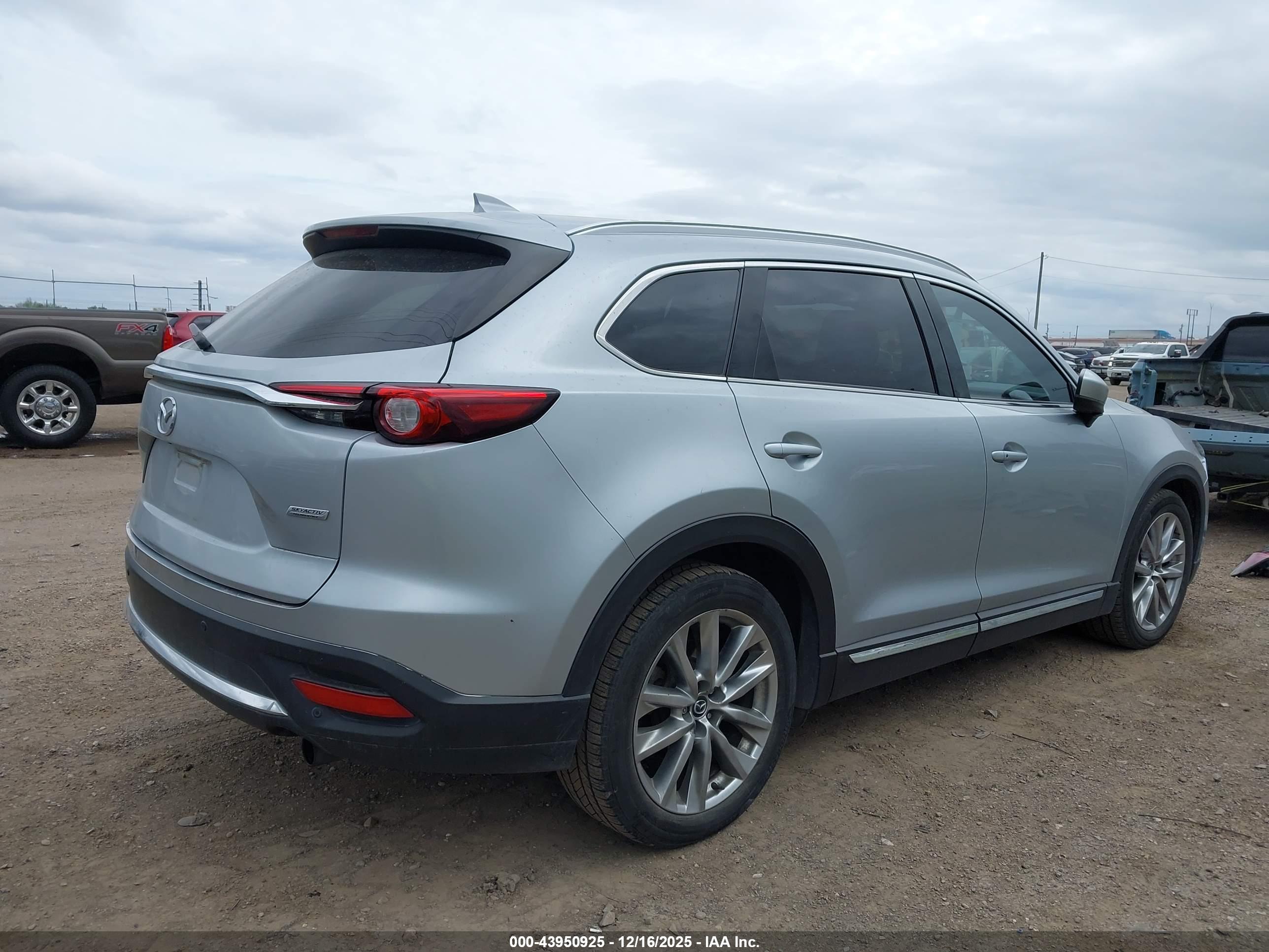 MAZDA CX-9 image 4