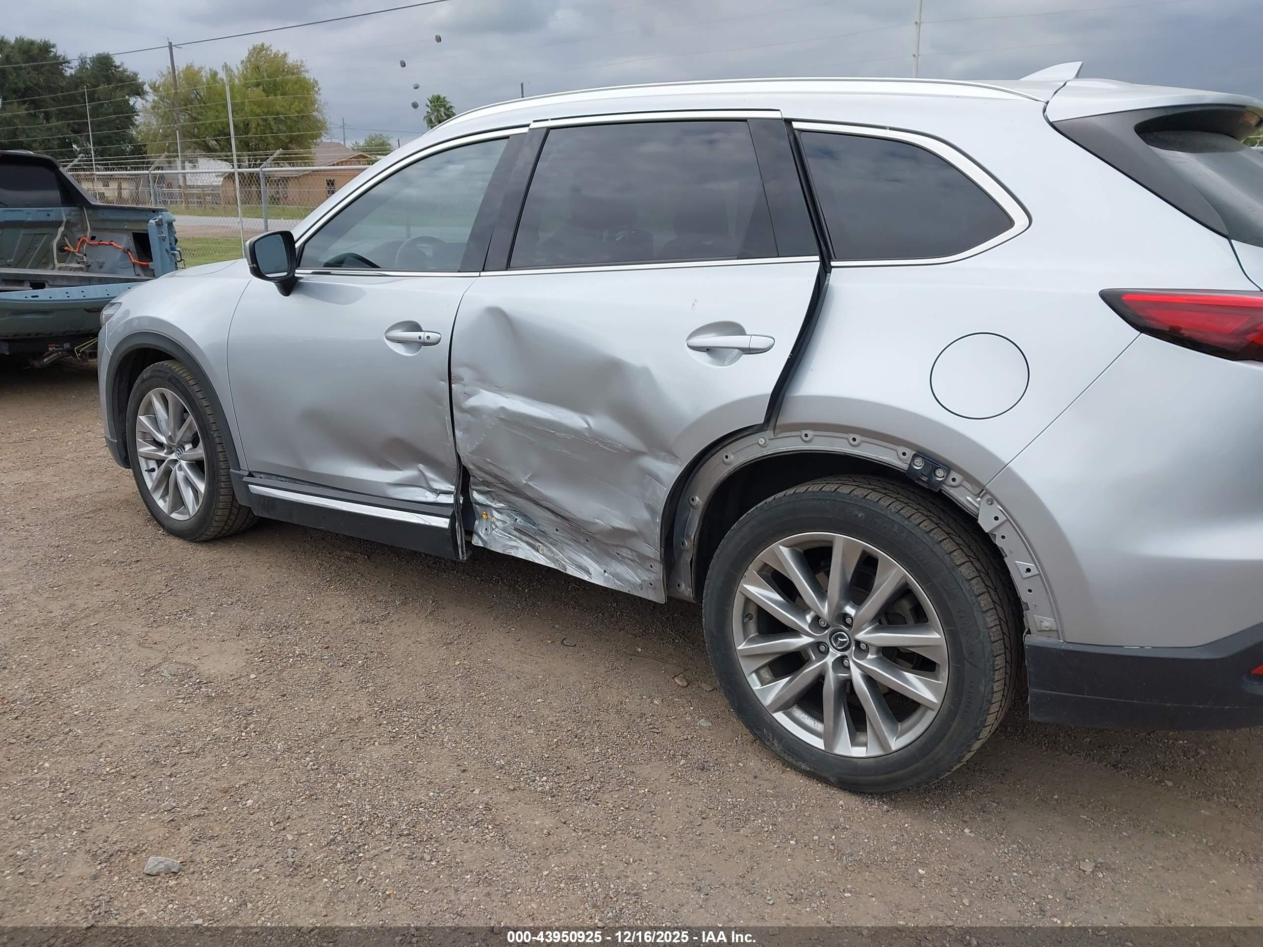 MAZDA CX-9 image 6
