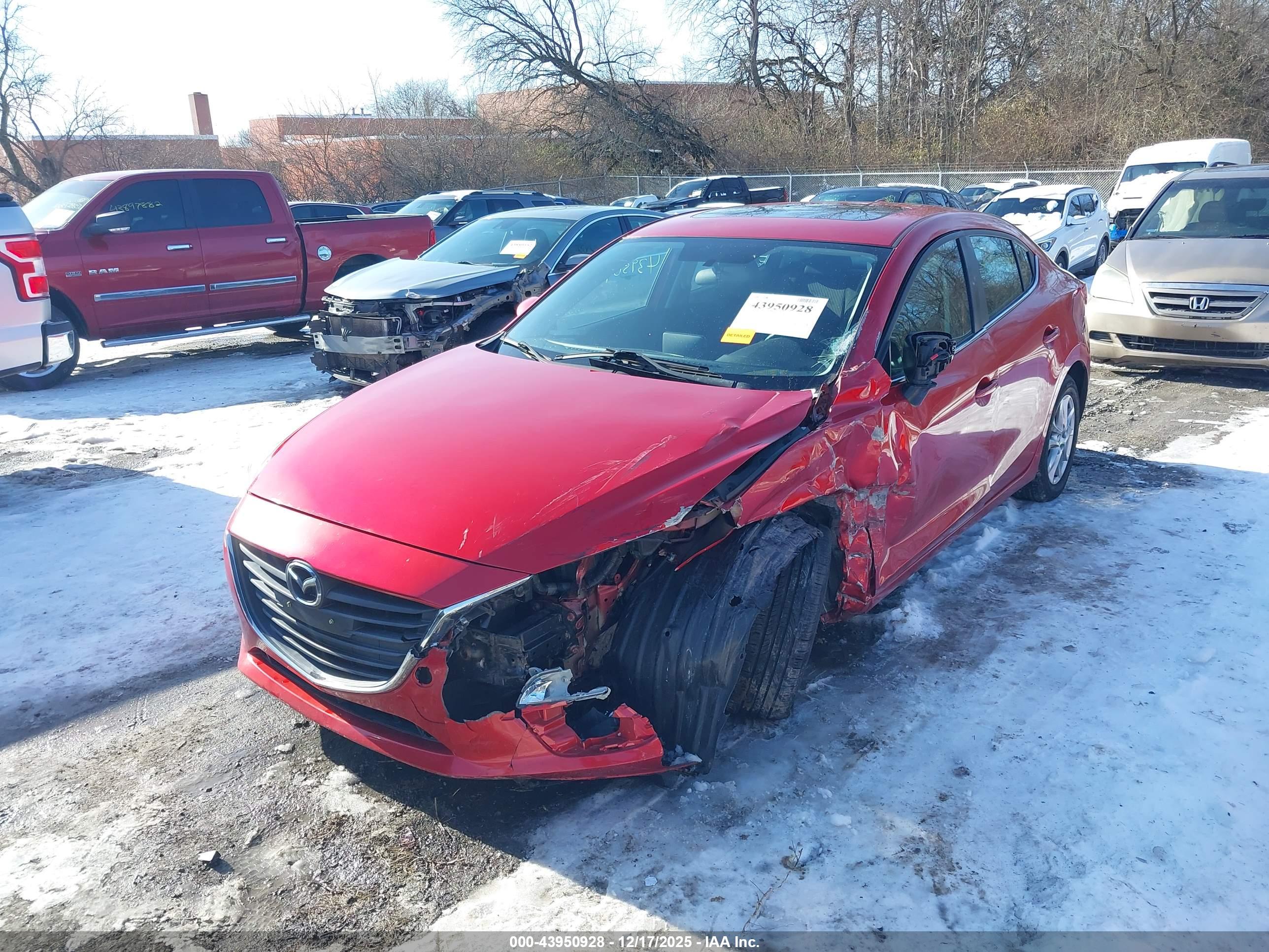 MAZDA MAZDA3 image 2