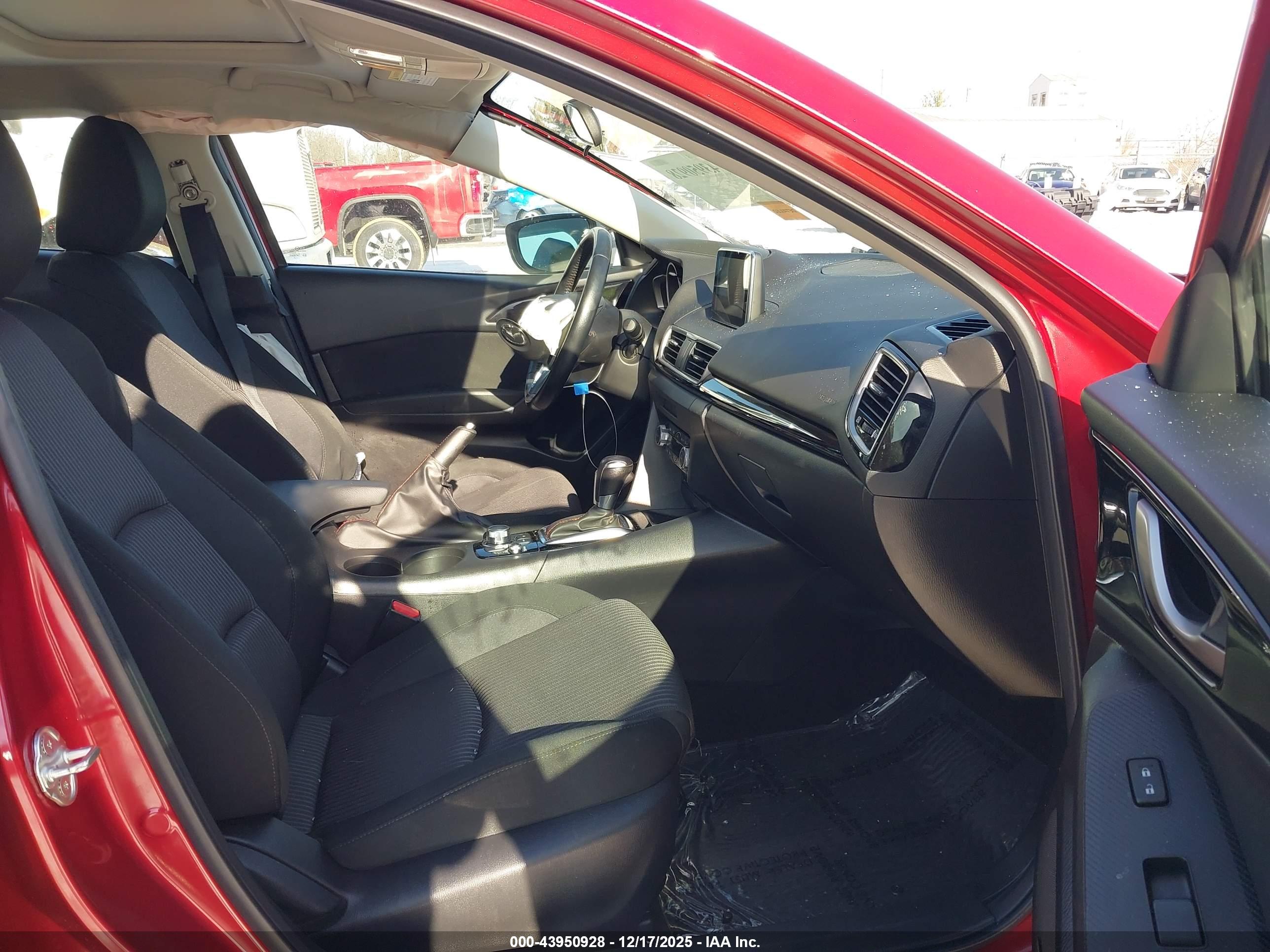 MAZDA MAZDA3 image 5