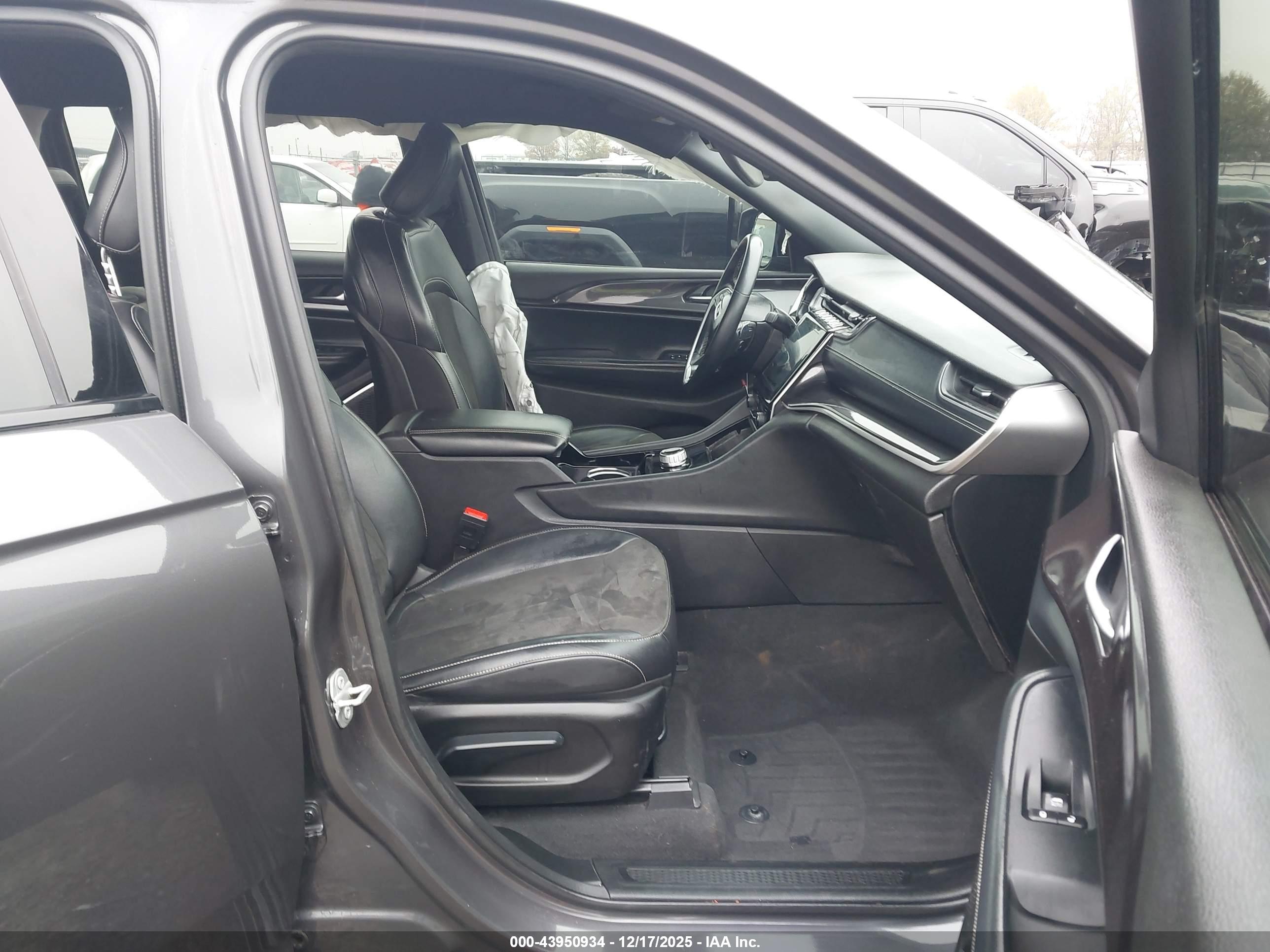 JEEP GRAND image 5