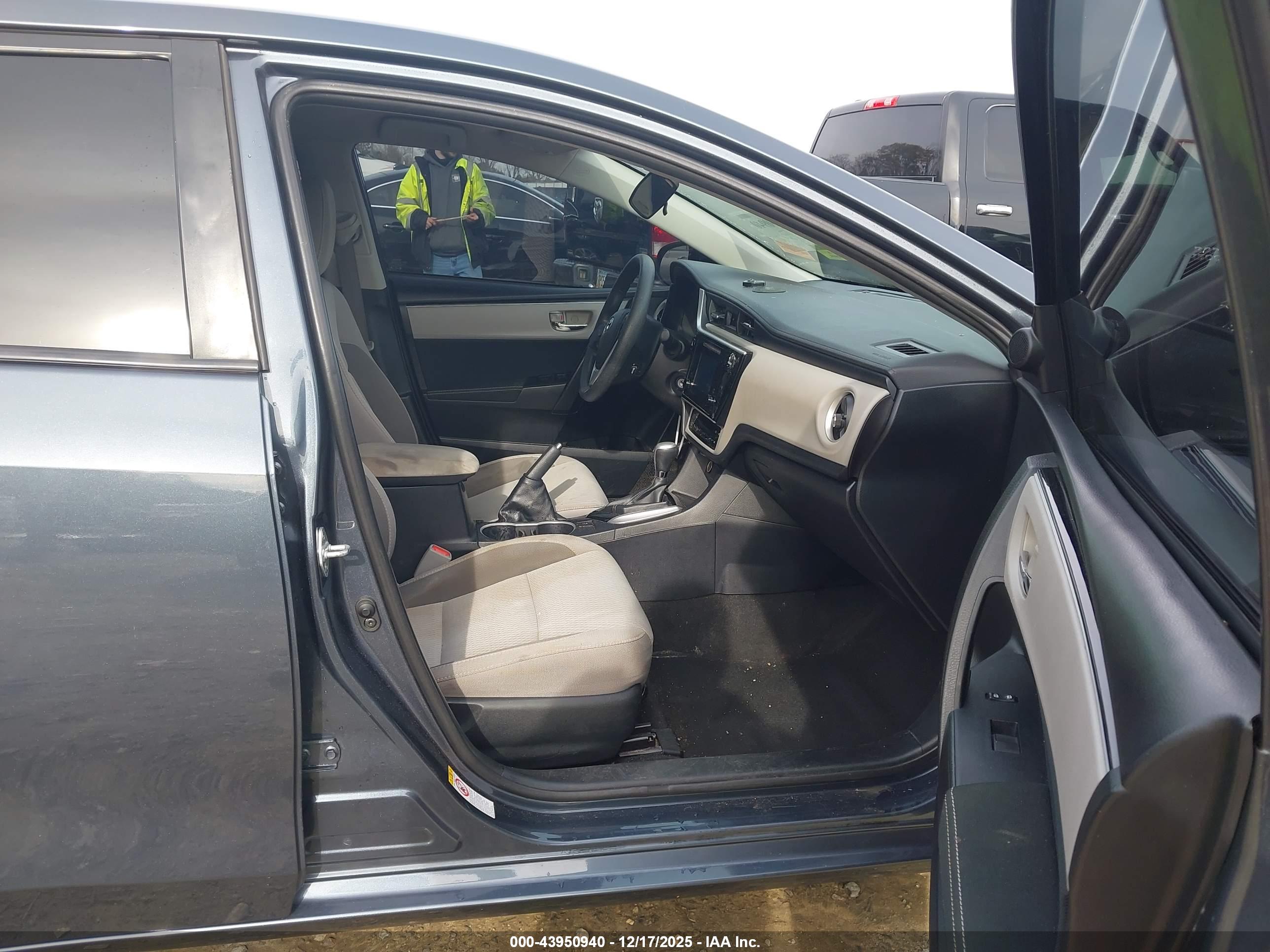TOYOTA COROLLA image 5