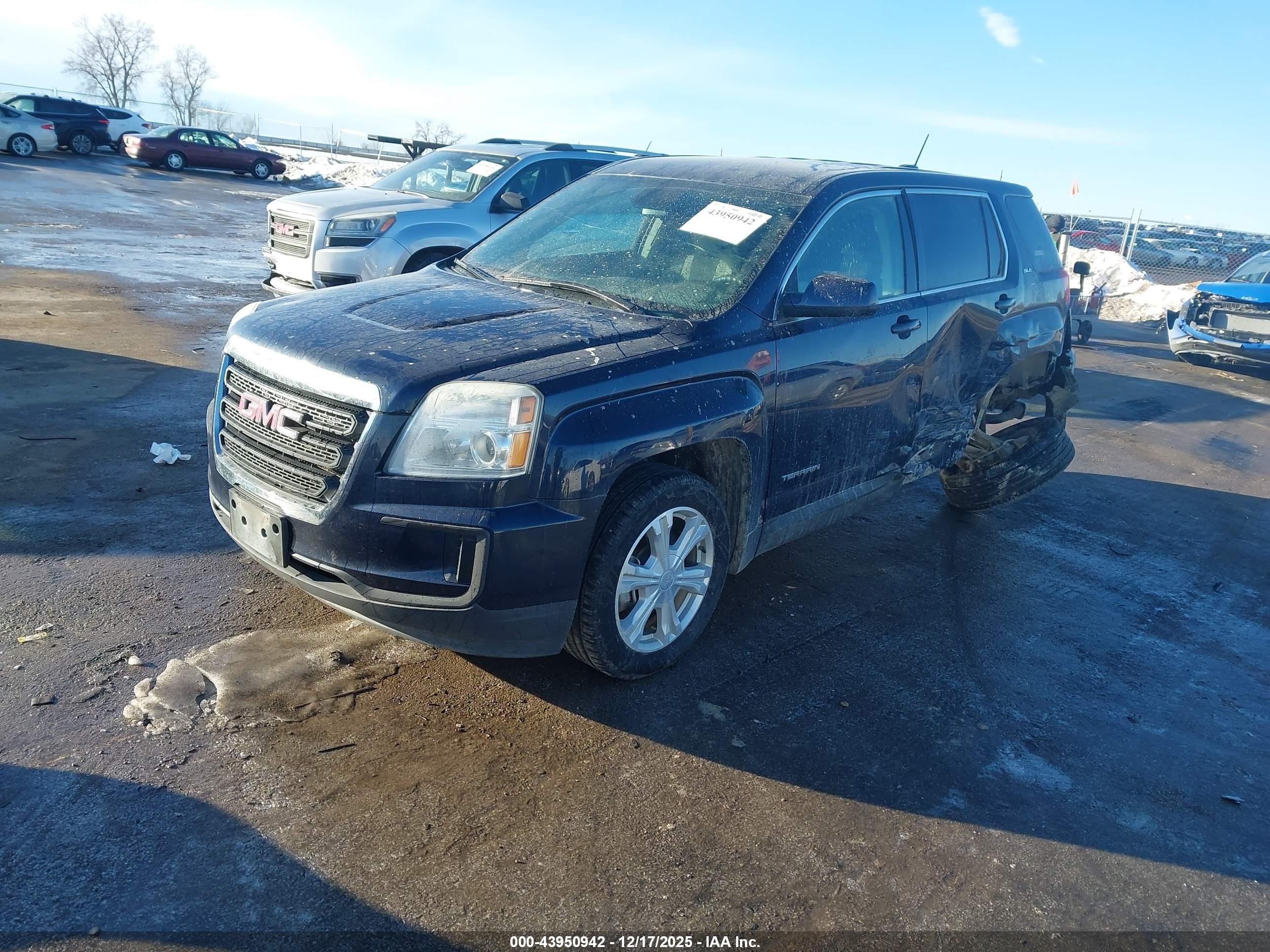 GMC TERRAIN image 2
