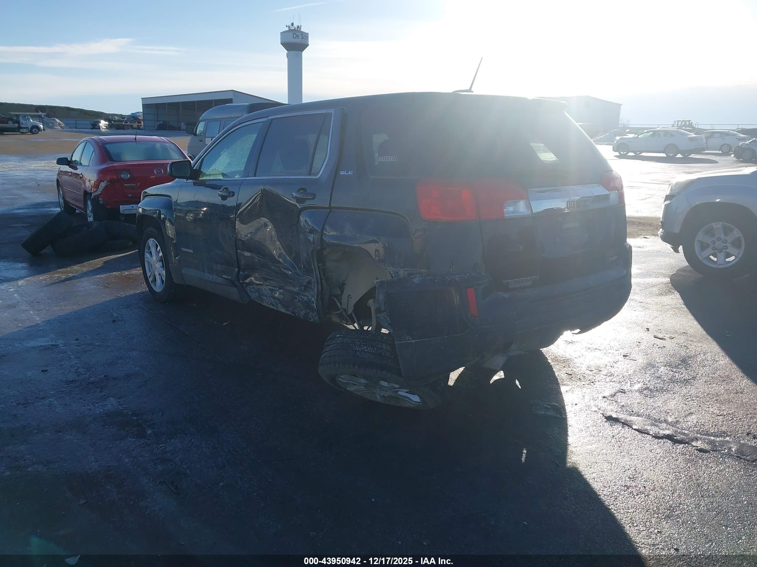 GMC TERRAIN image 3