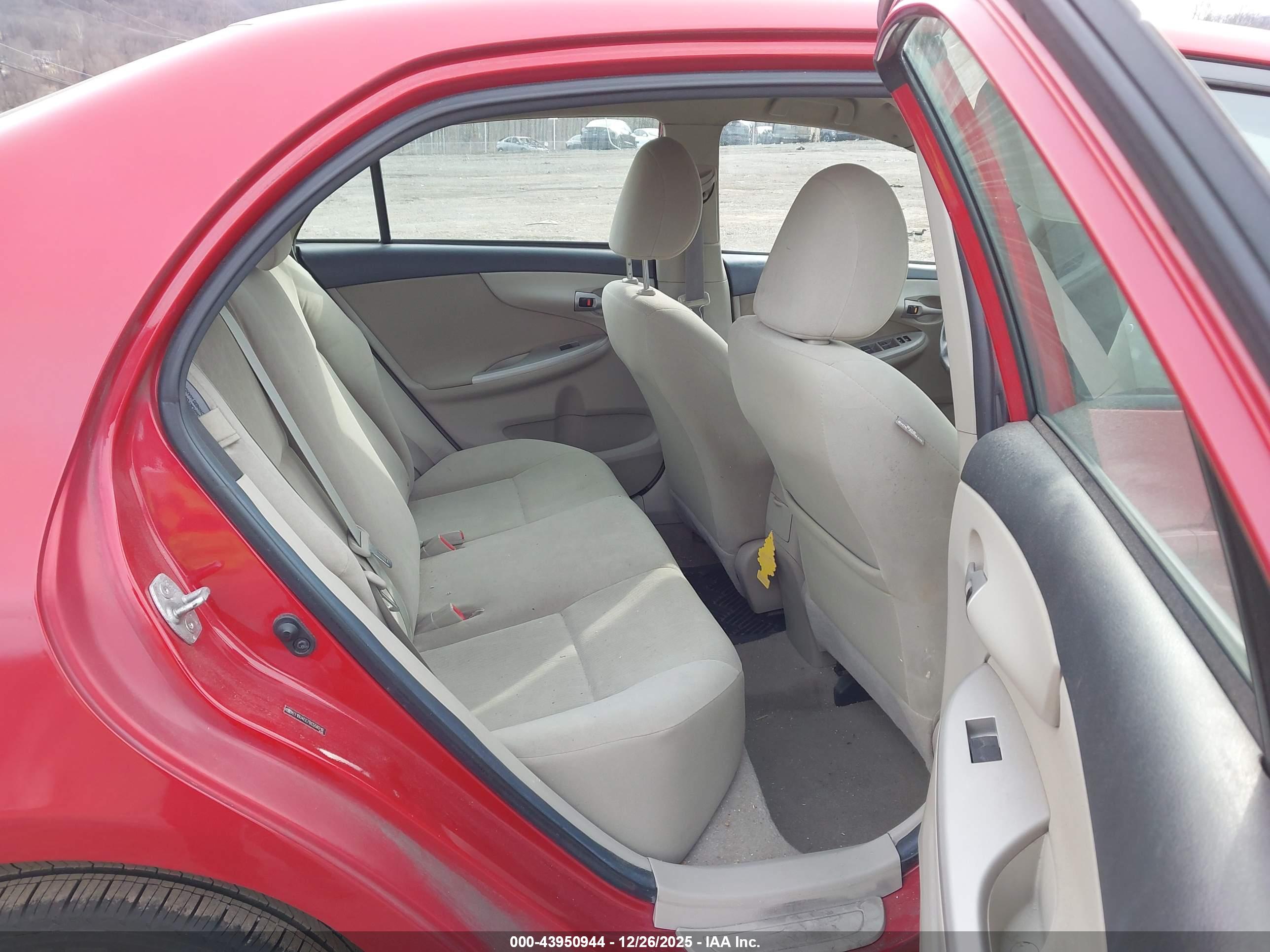 TOYOTA COROLLA image 8