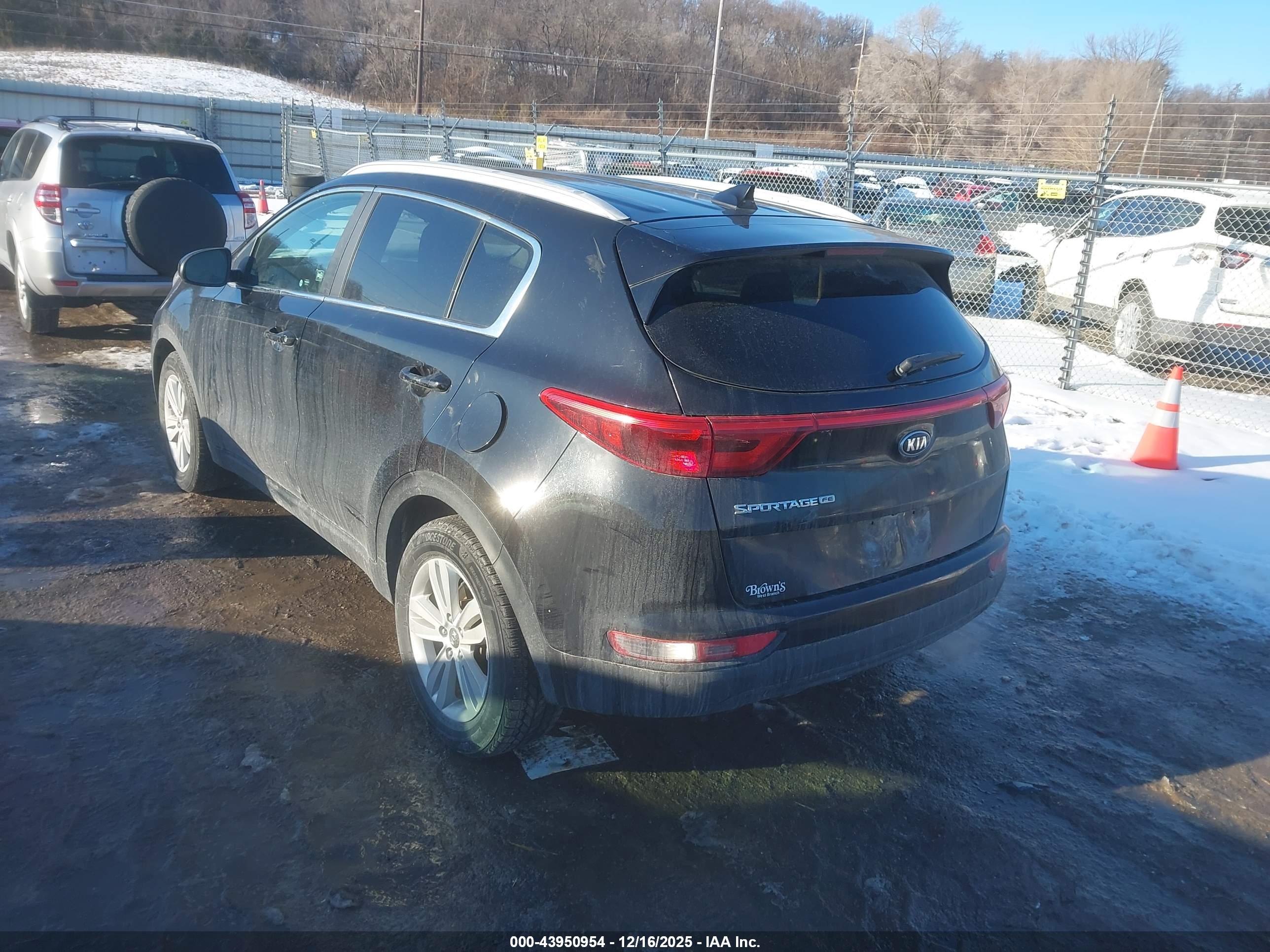 KIA SPORTAGE image 3