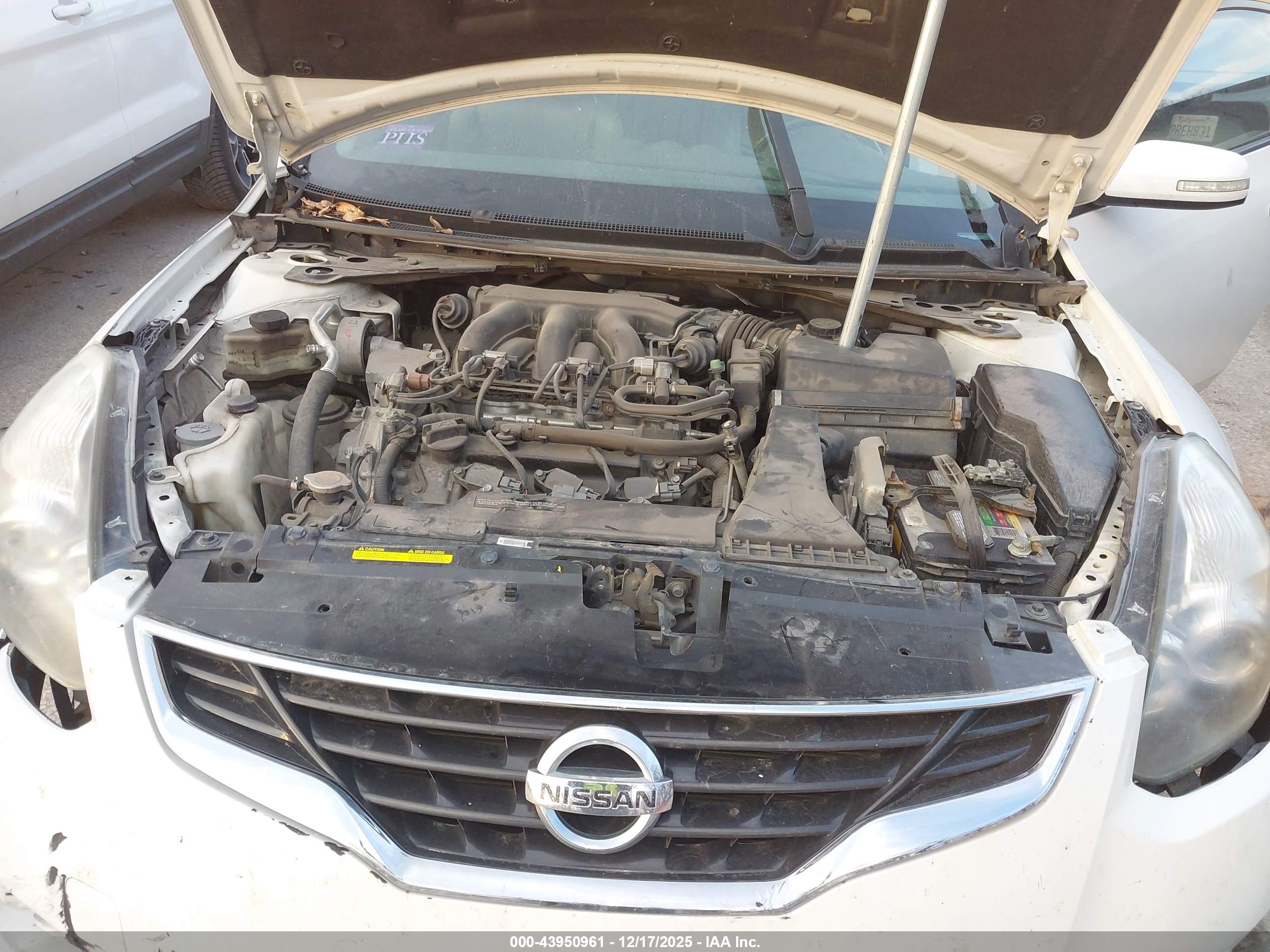 NISSAN ALTIMA image 10