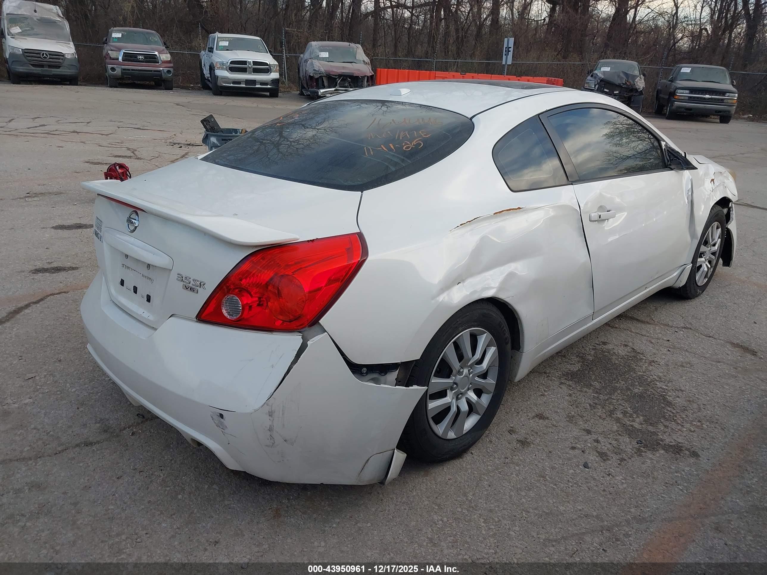 NISSAN ALTIMA image 4