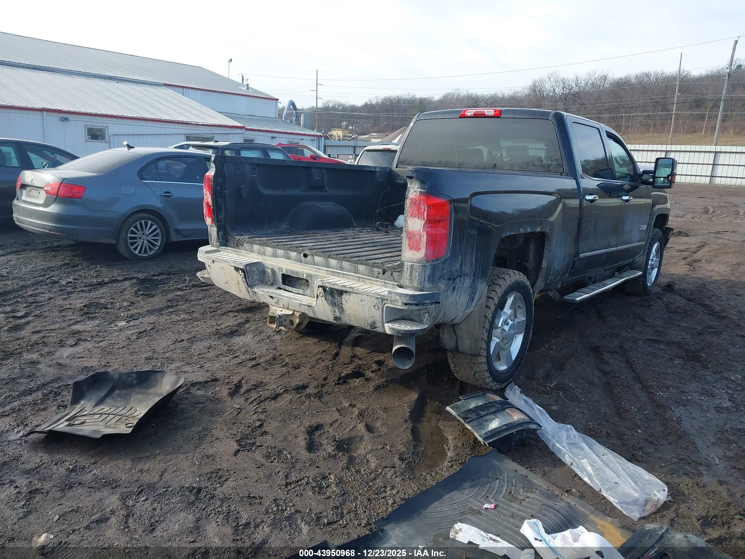 CHEVROLET SILVERADO image 4