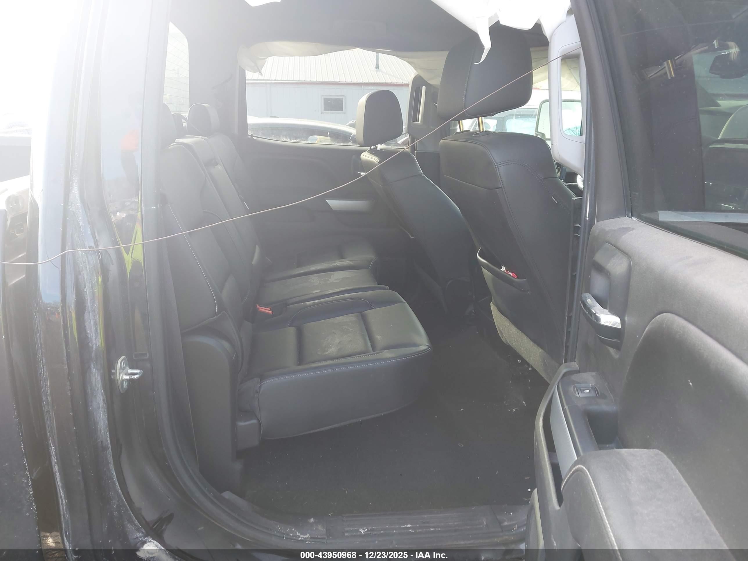 CHEVROLET SILVERADO image 8