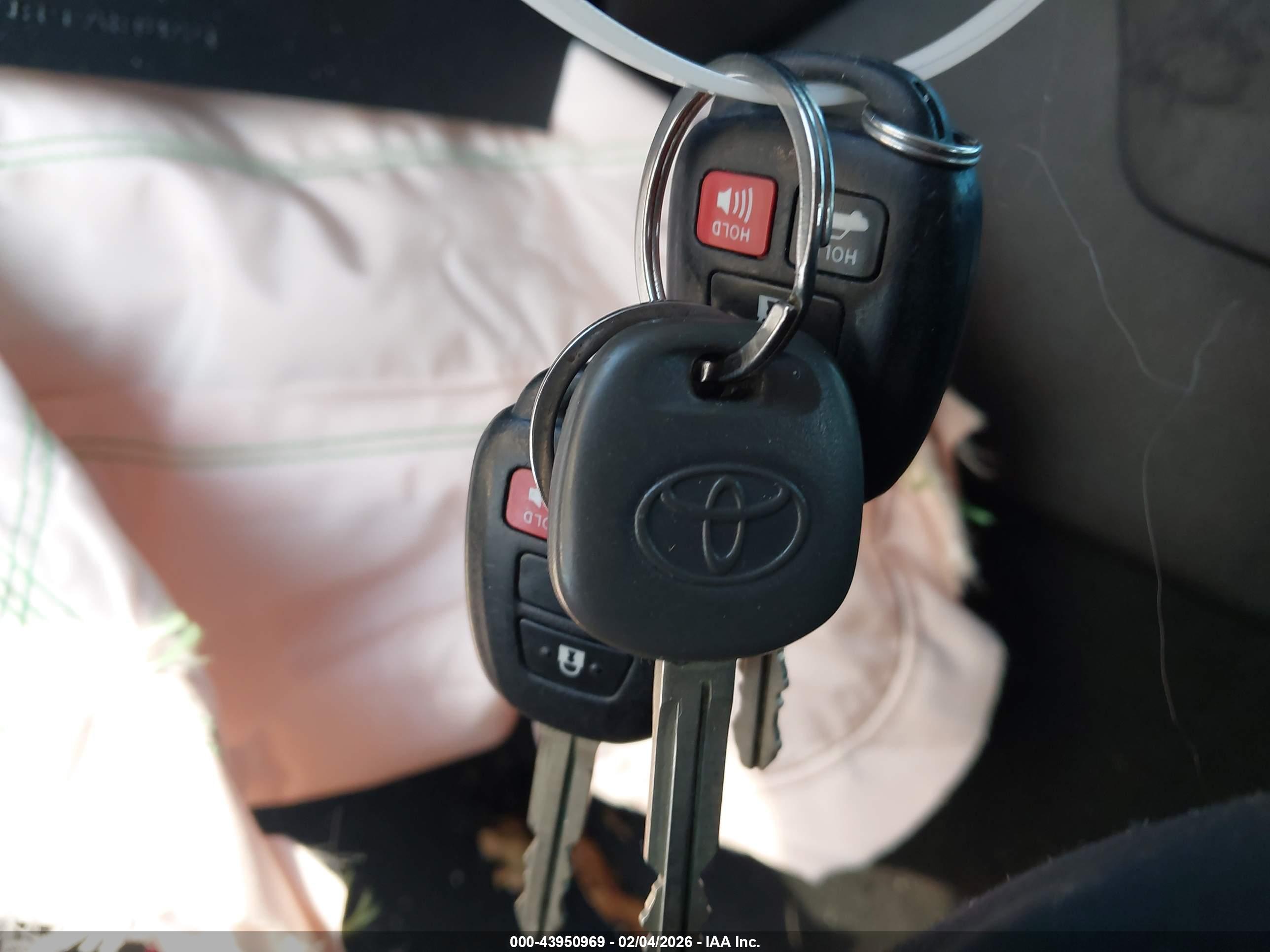 TOYOTA CAMRY image 11