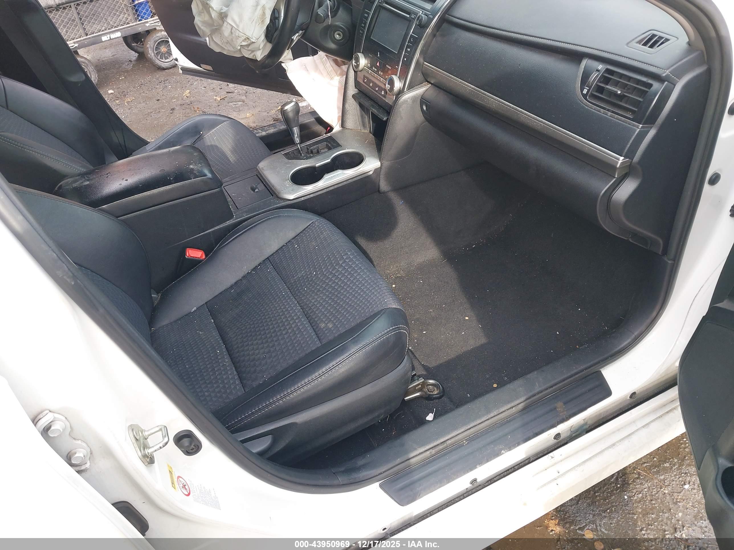 TOYOTA CAMRY image 5