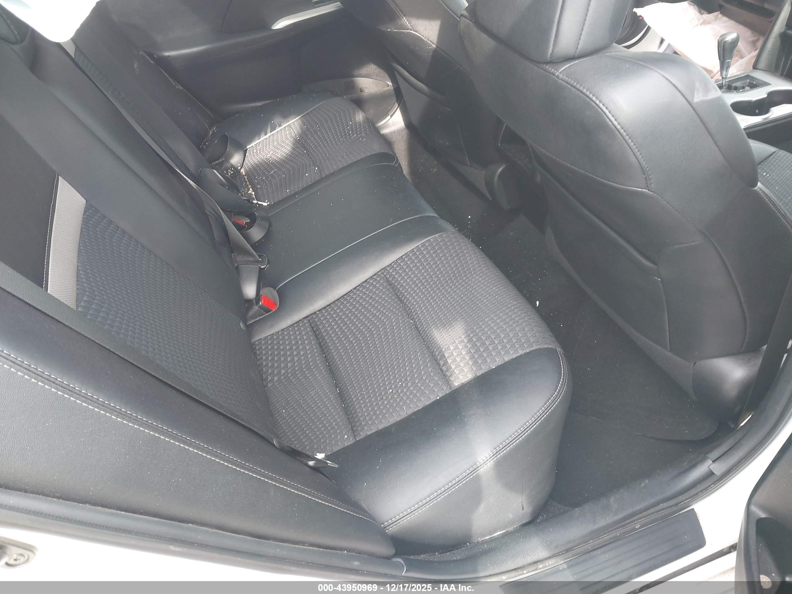 TOYOTA CAMRY image 8