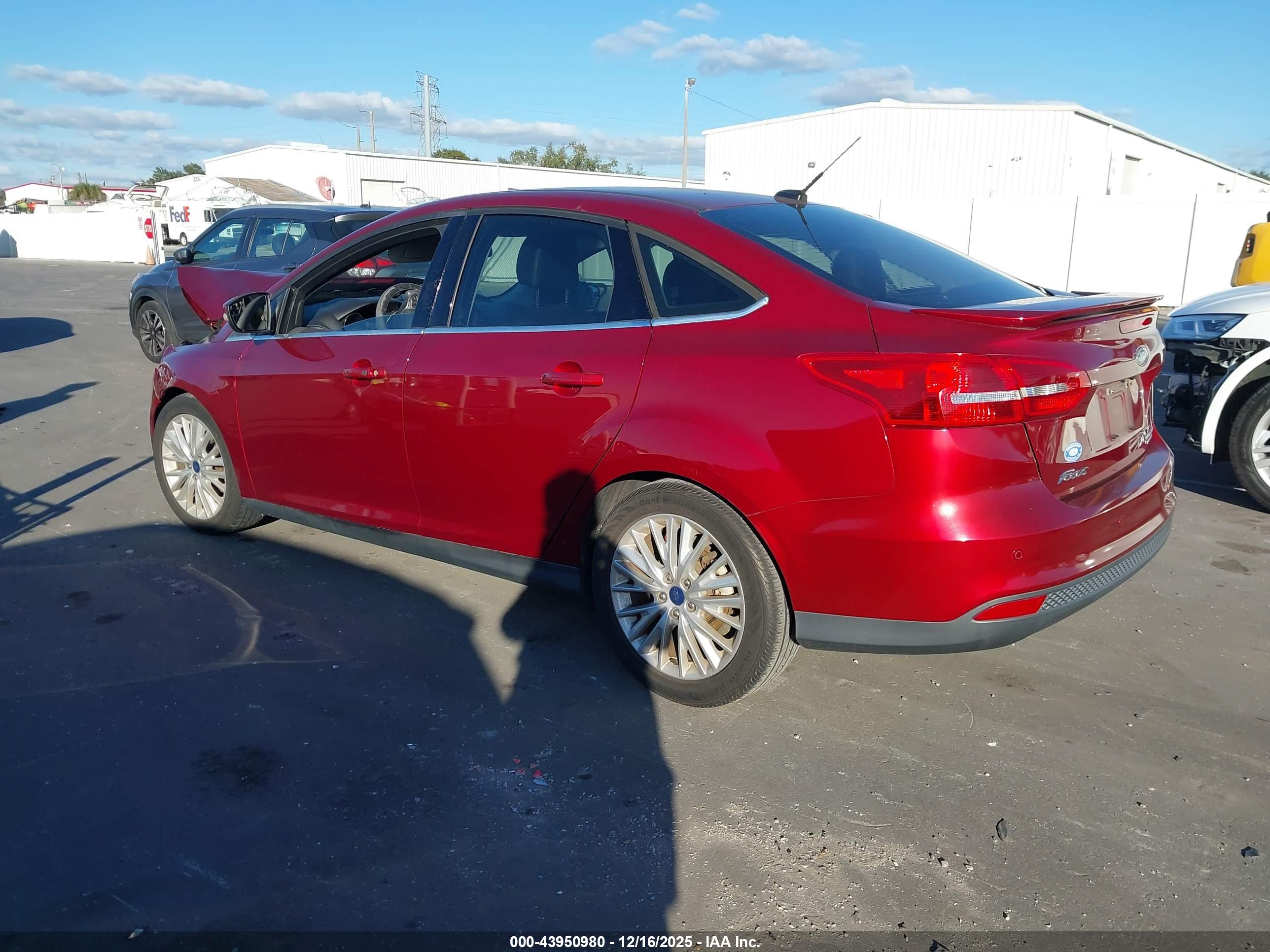 FORD FOCUS image 3