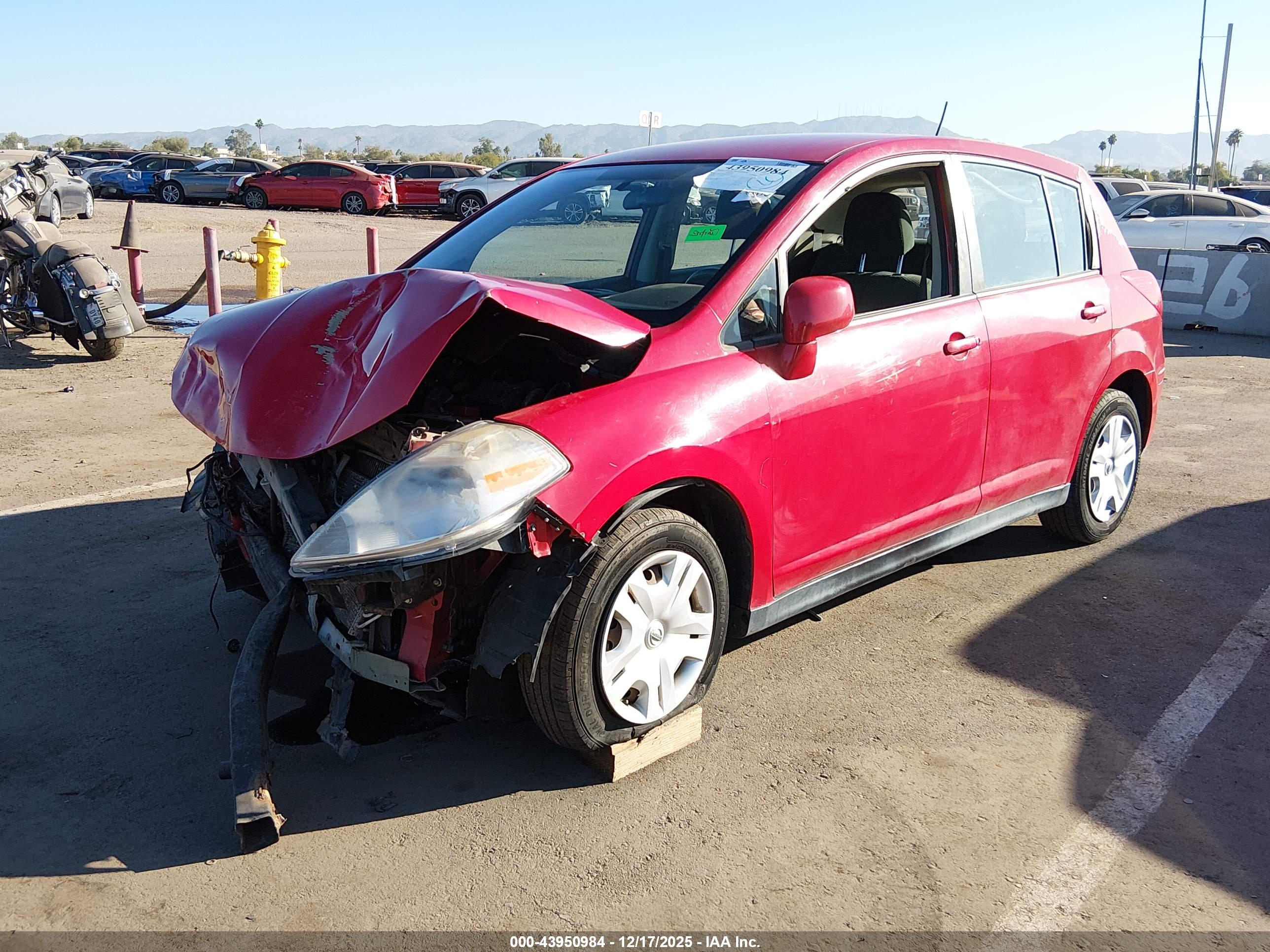 NISSAN VERSA image 2