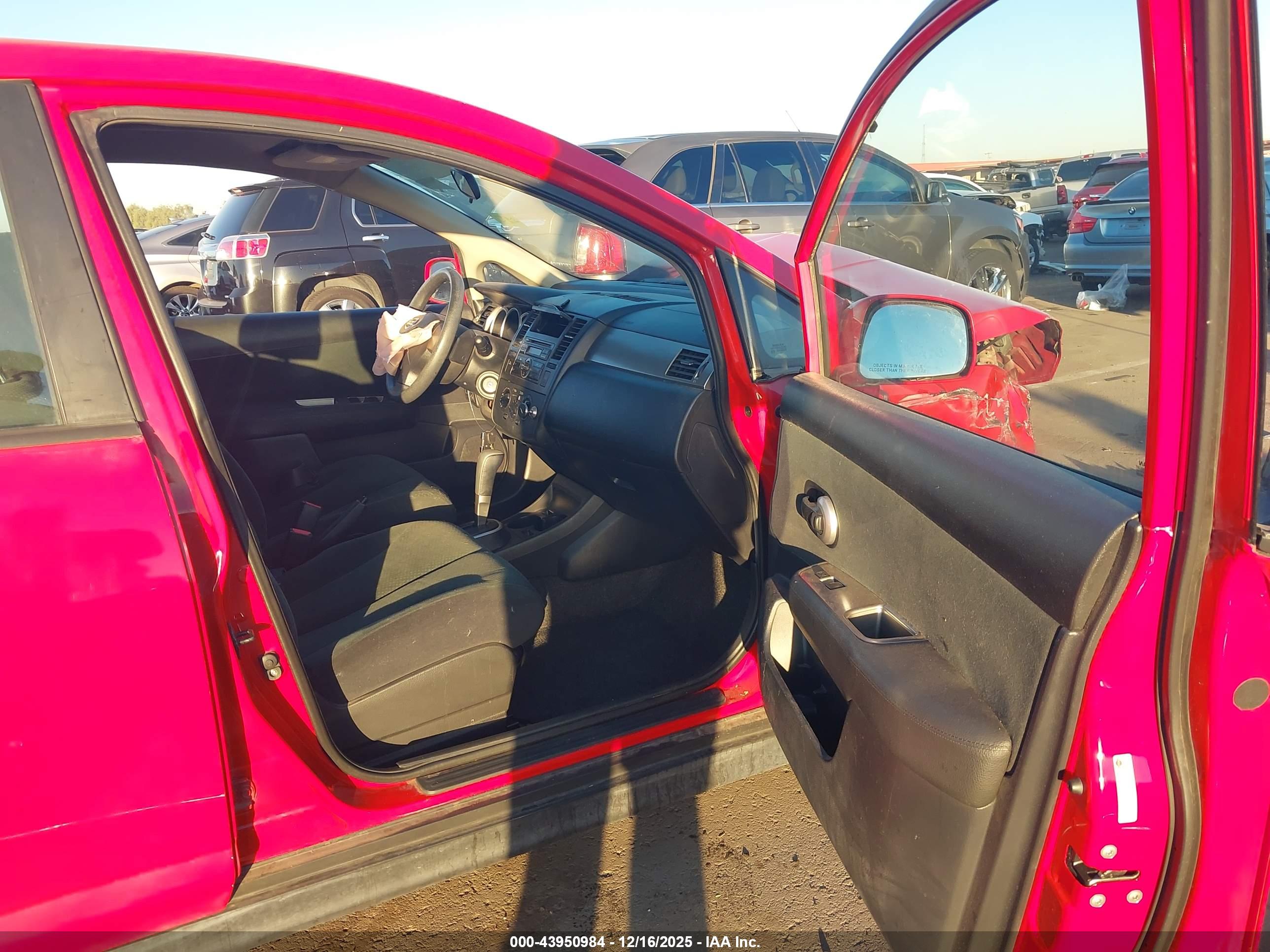 NISSAN VERSA image 5