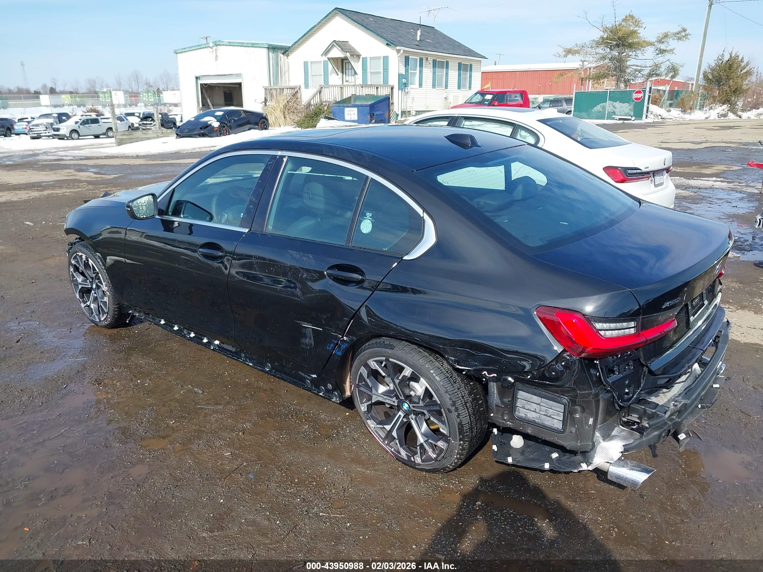 BMW 330I image 3
