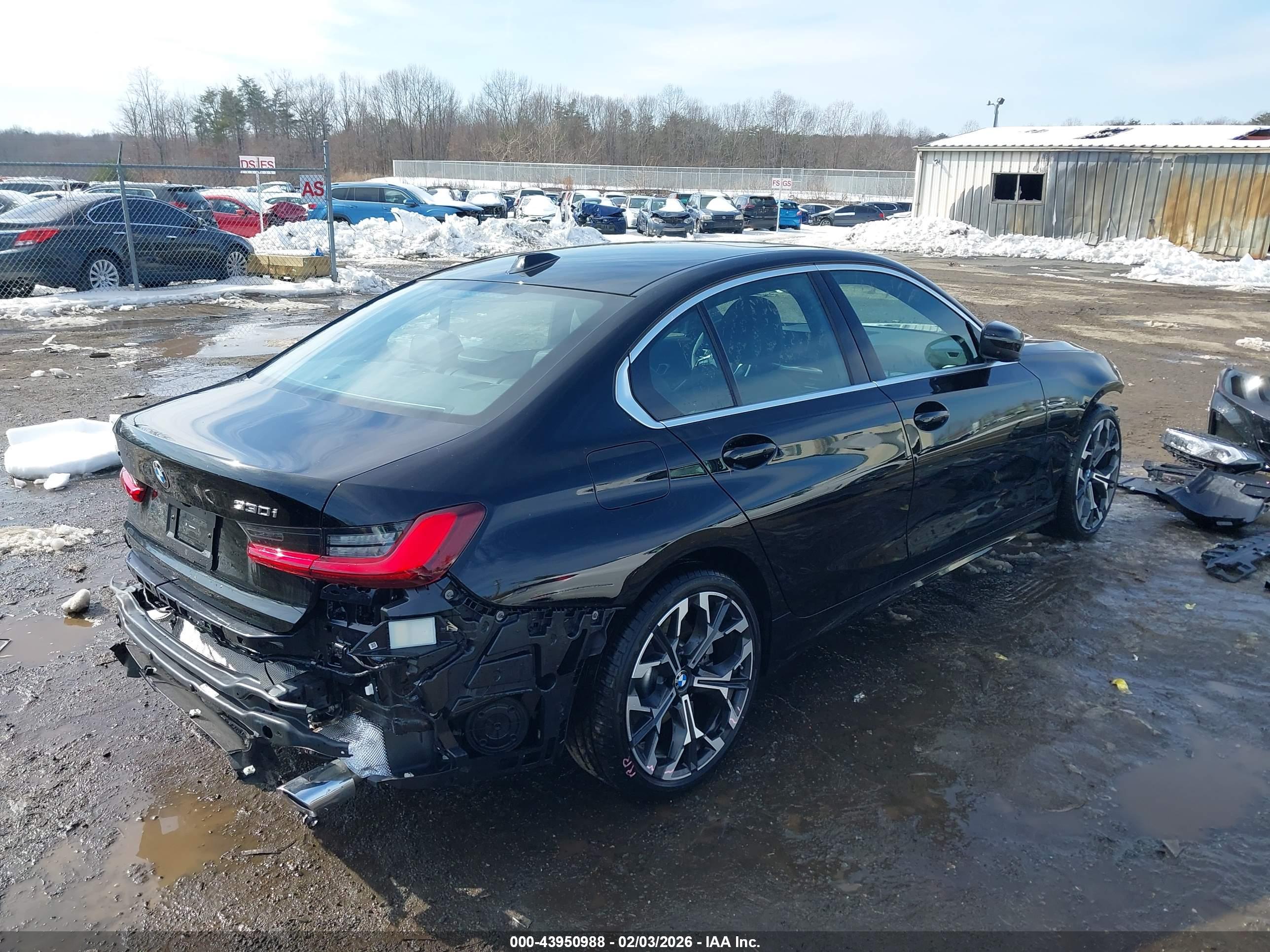 BMW 330I image 4