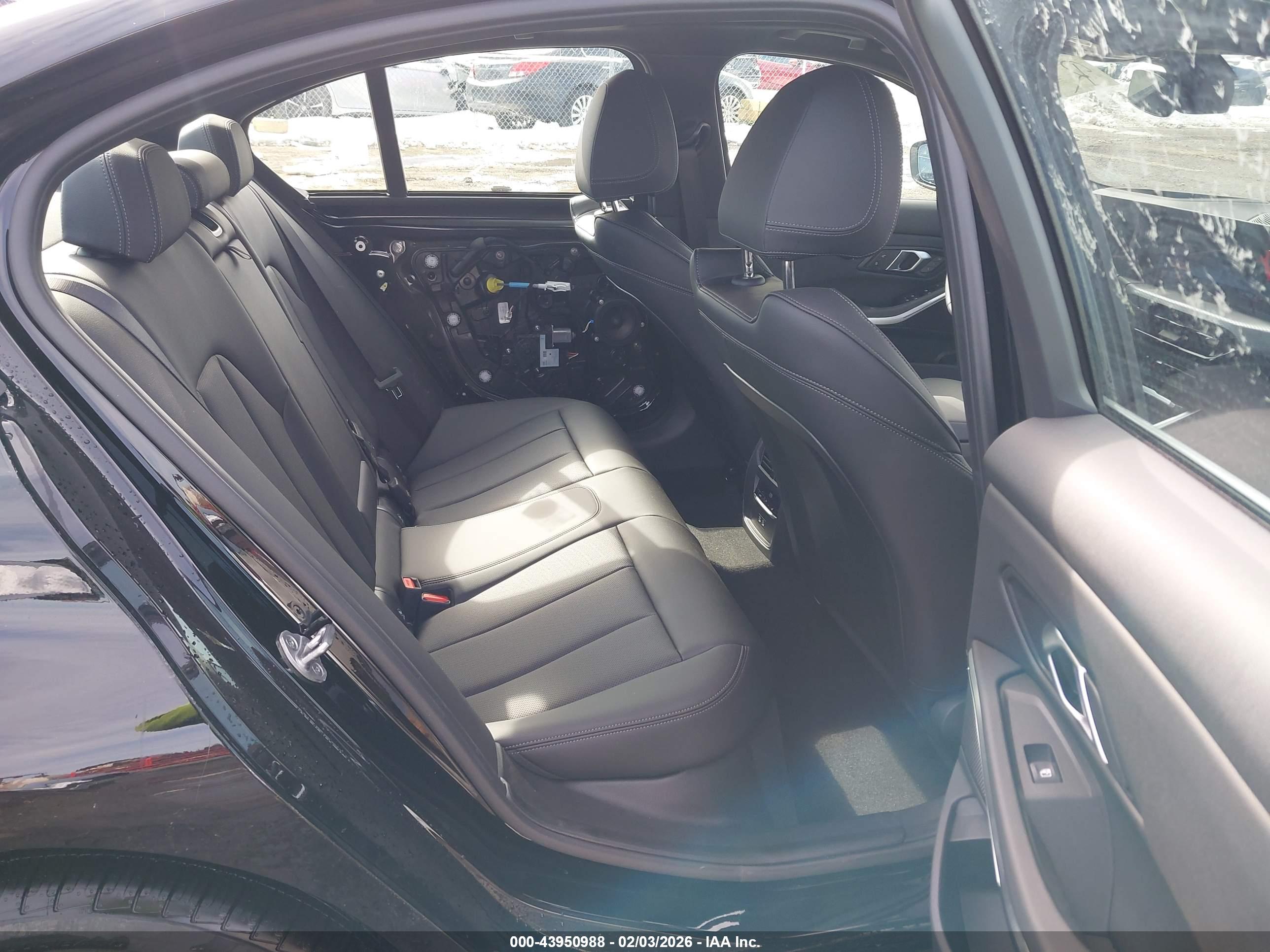 BMW 330I image 8