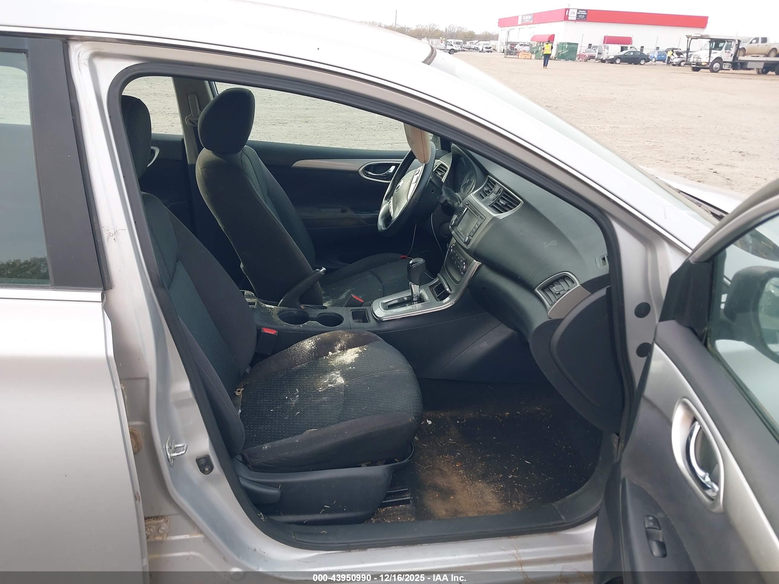 NISSAN SENTRA image 5