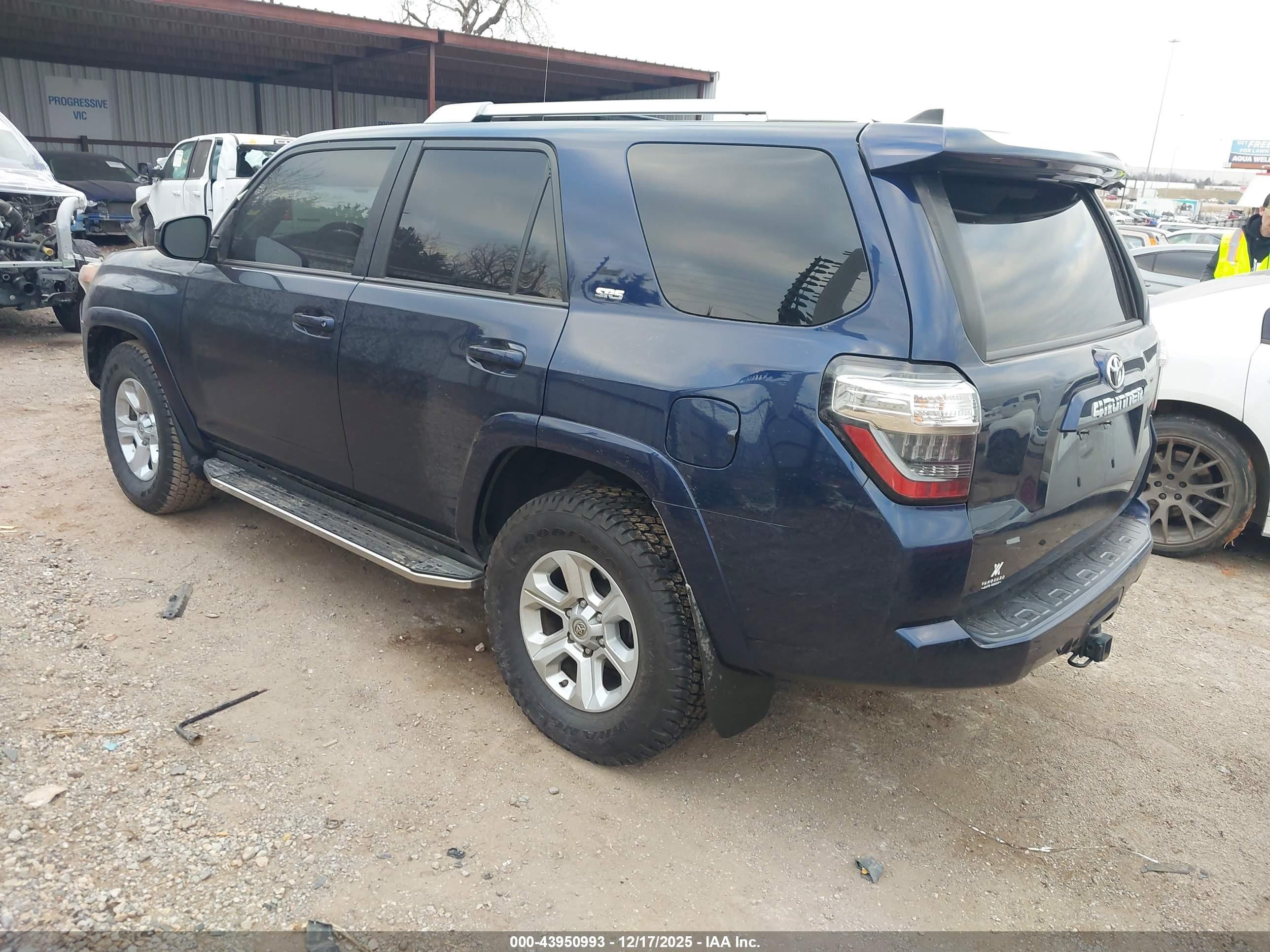 TOYOTA 4RUNNER image 3