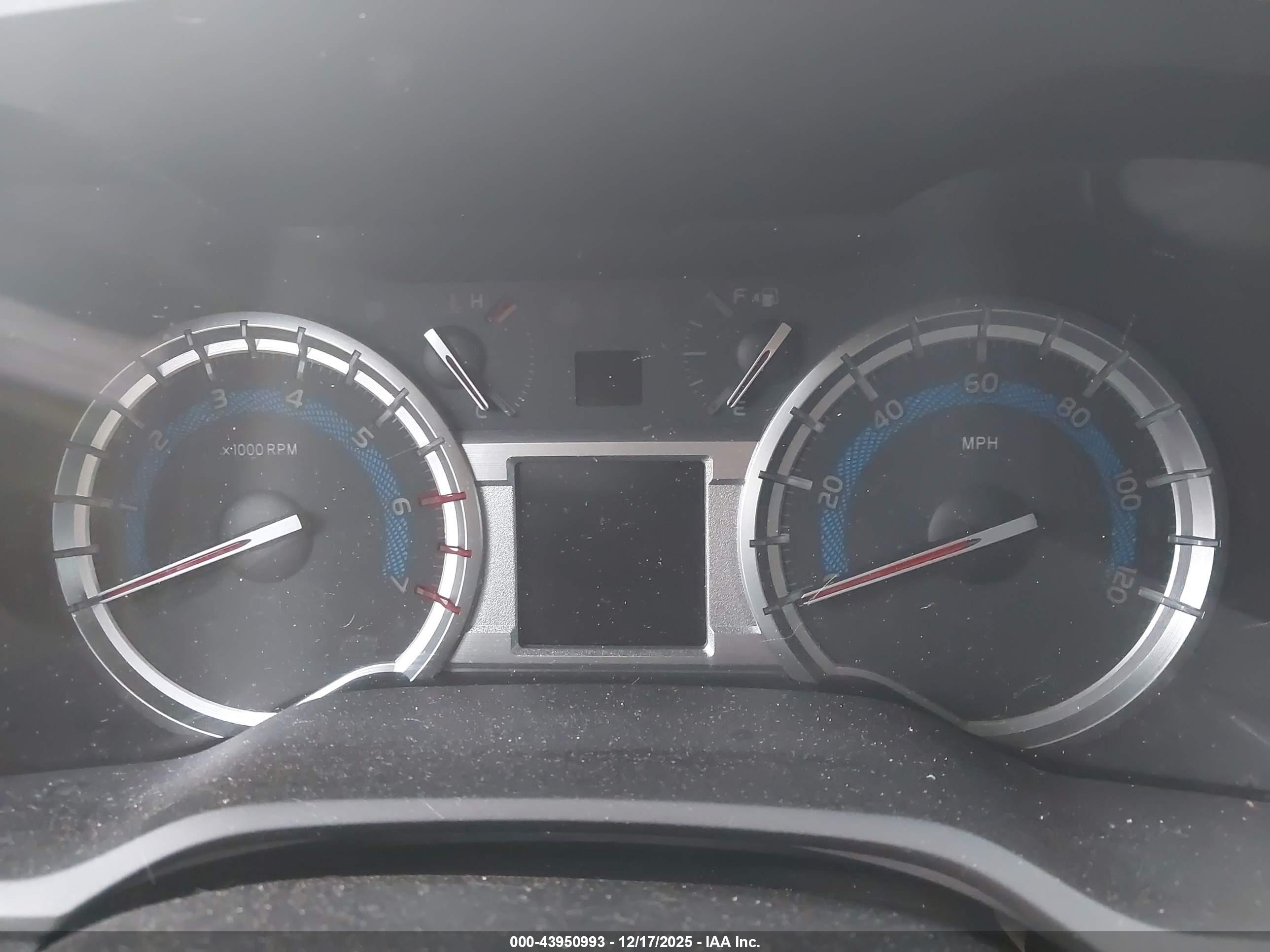 TOYOTA 4RUNNER image 7