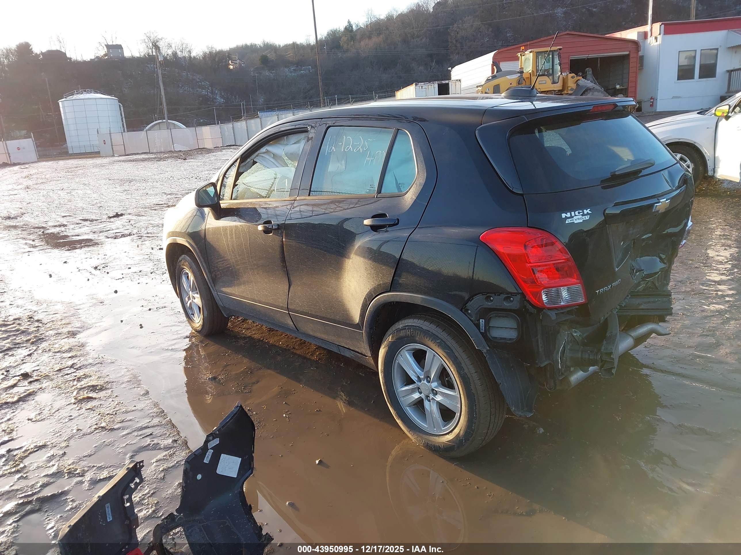 CHEVROLET TRAX image 3