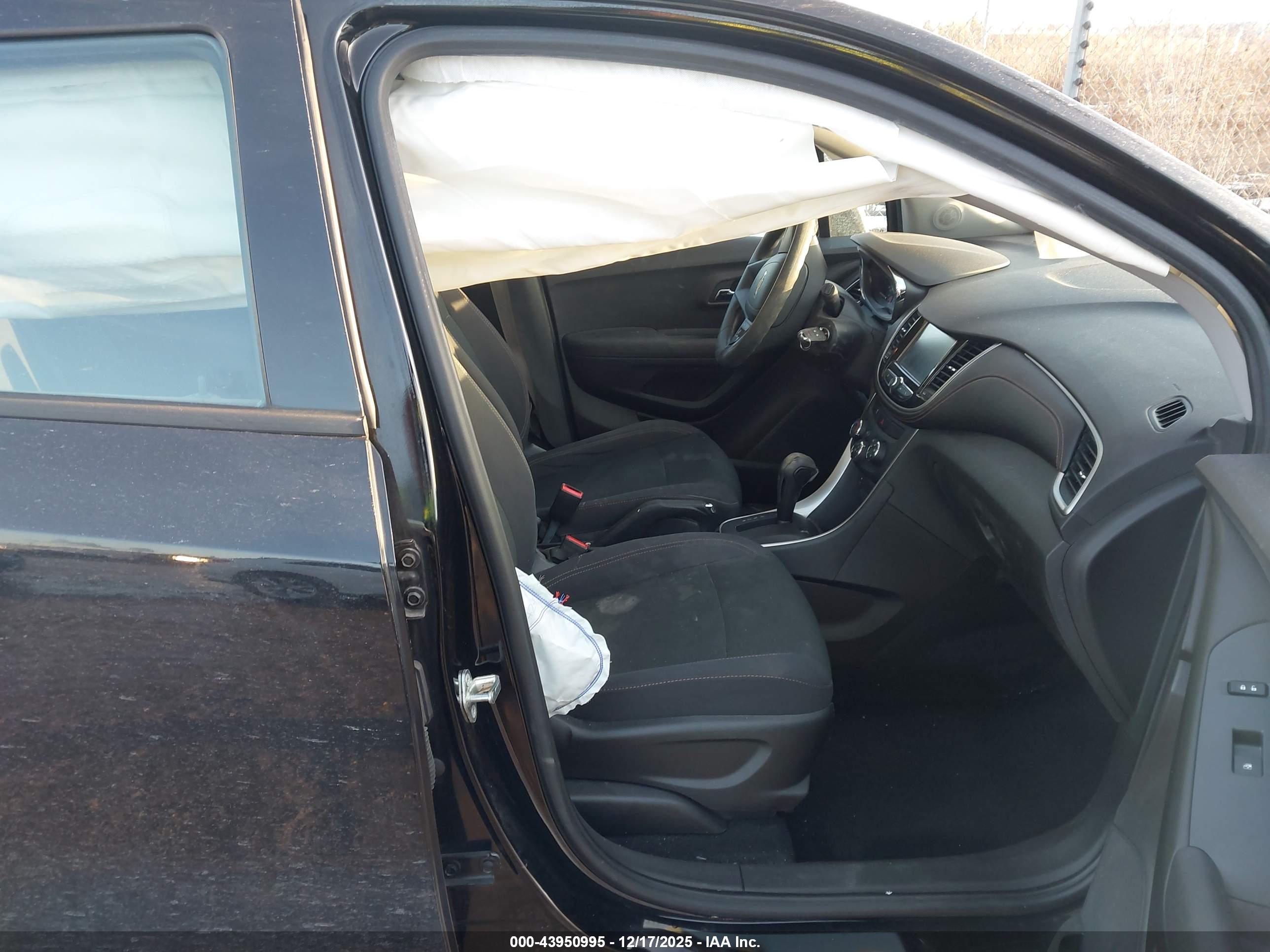CHEVROLET TRAX image 5