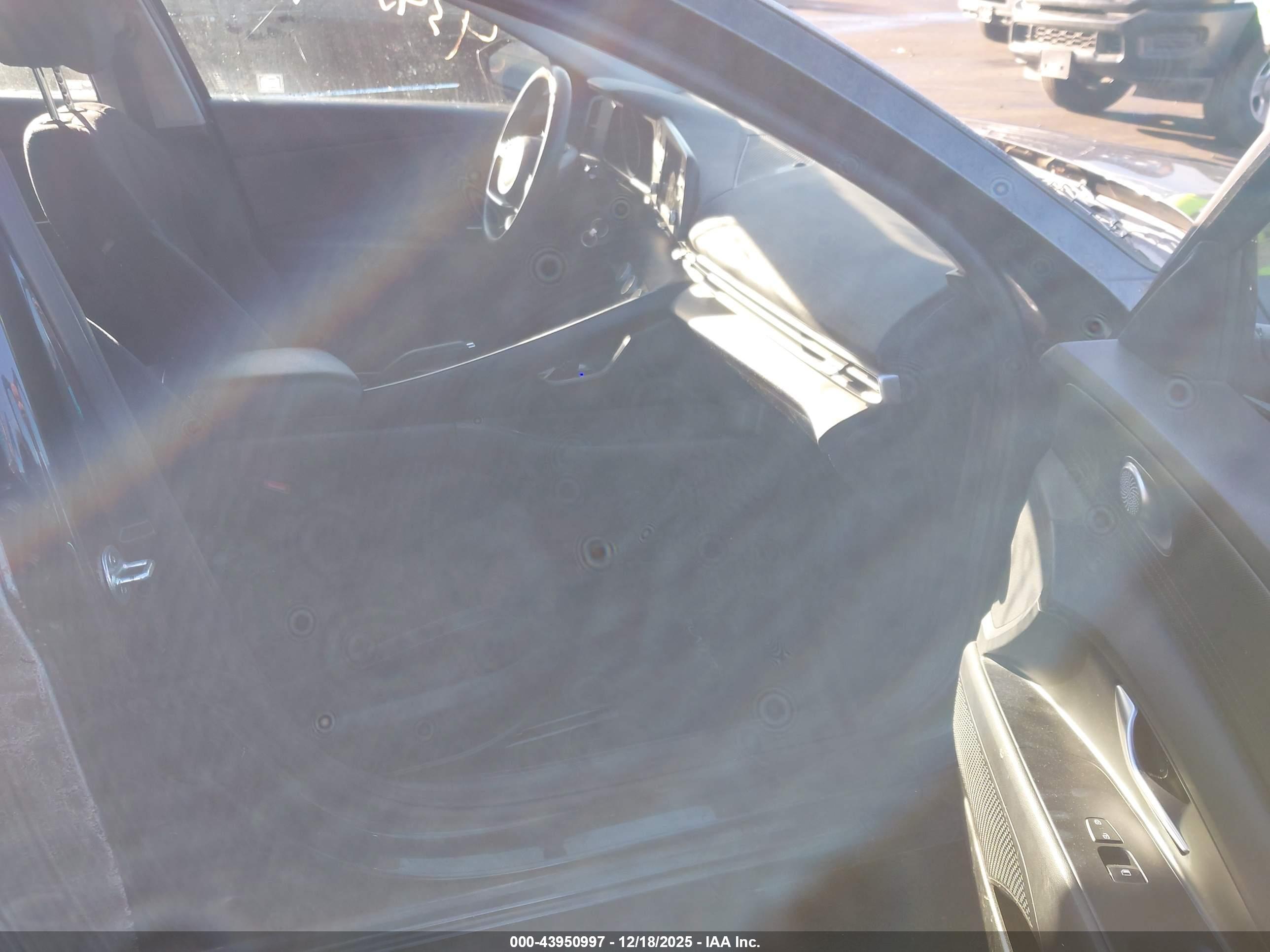 HYUNDAI ELANTRA image 5