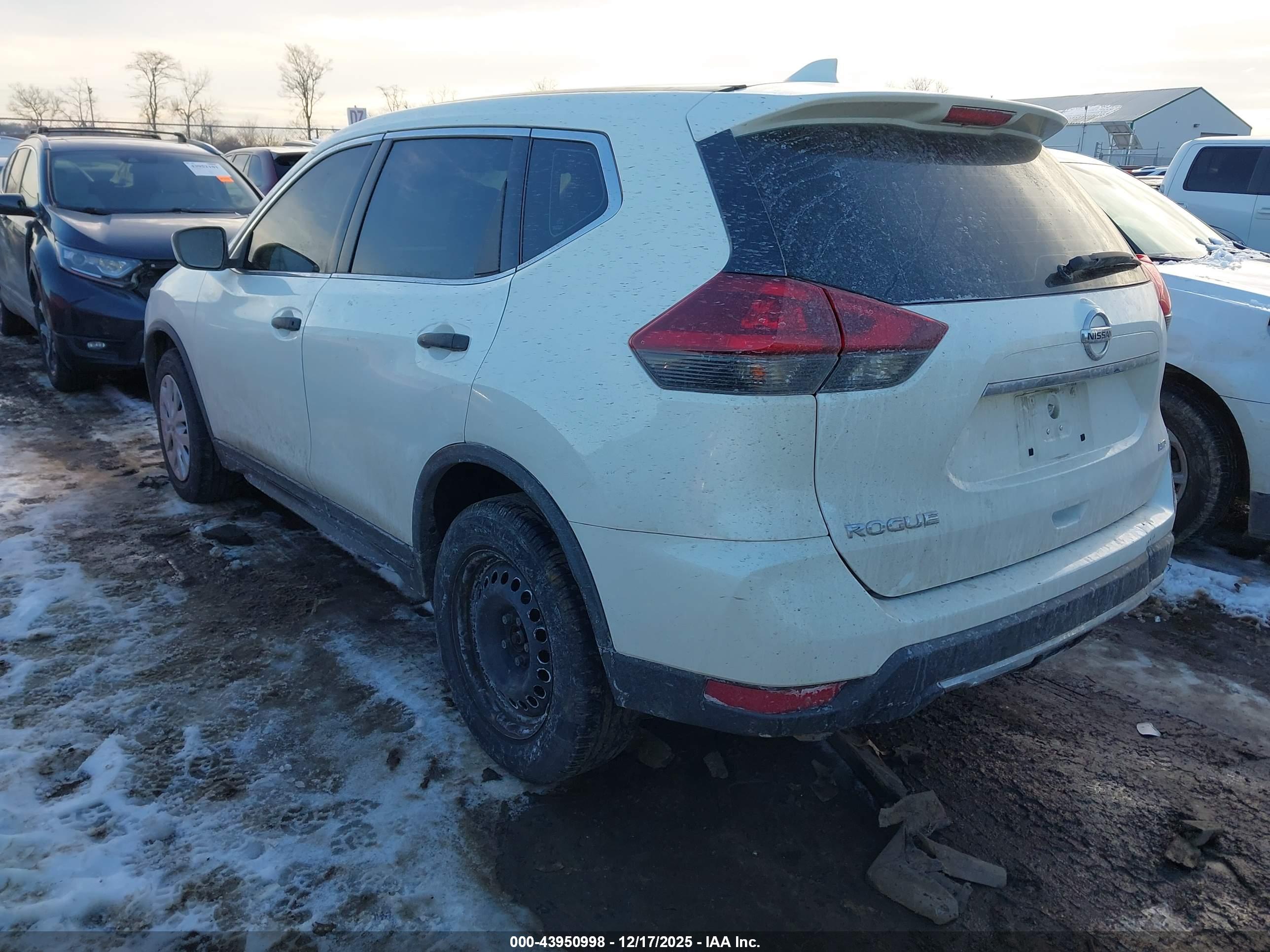 NISSAN ROGUE image 3