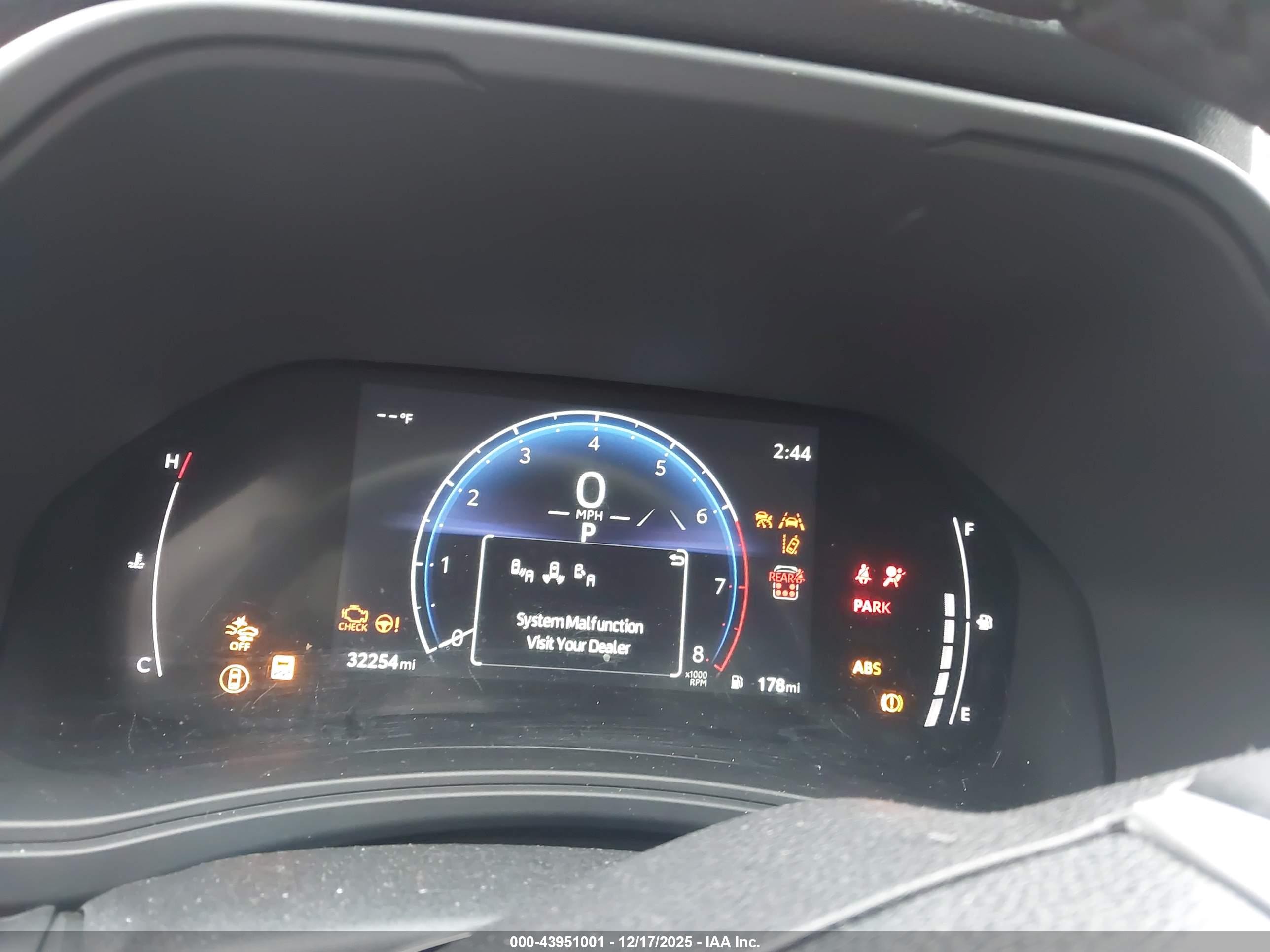 TOYOTA GRAND image 7
