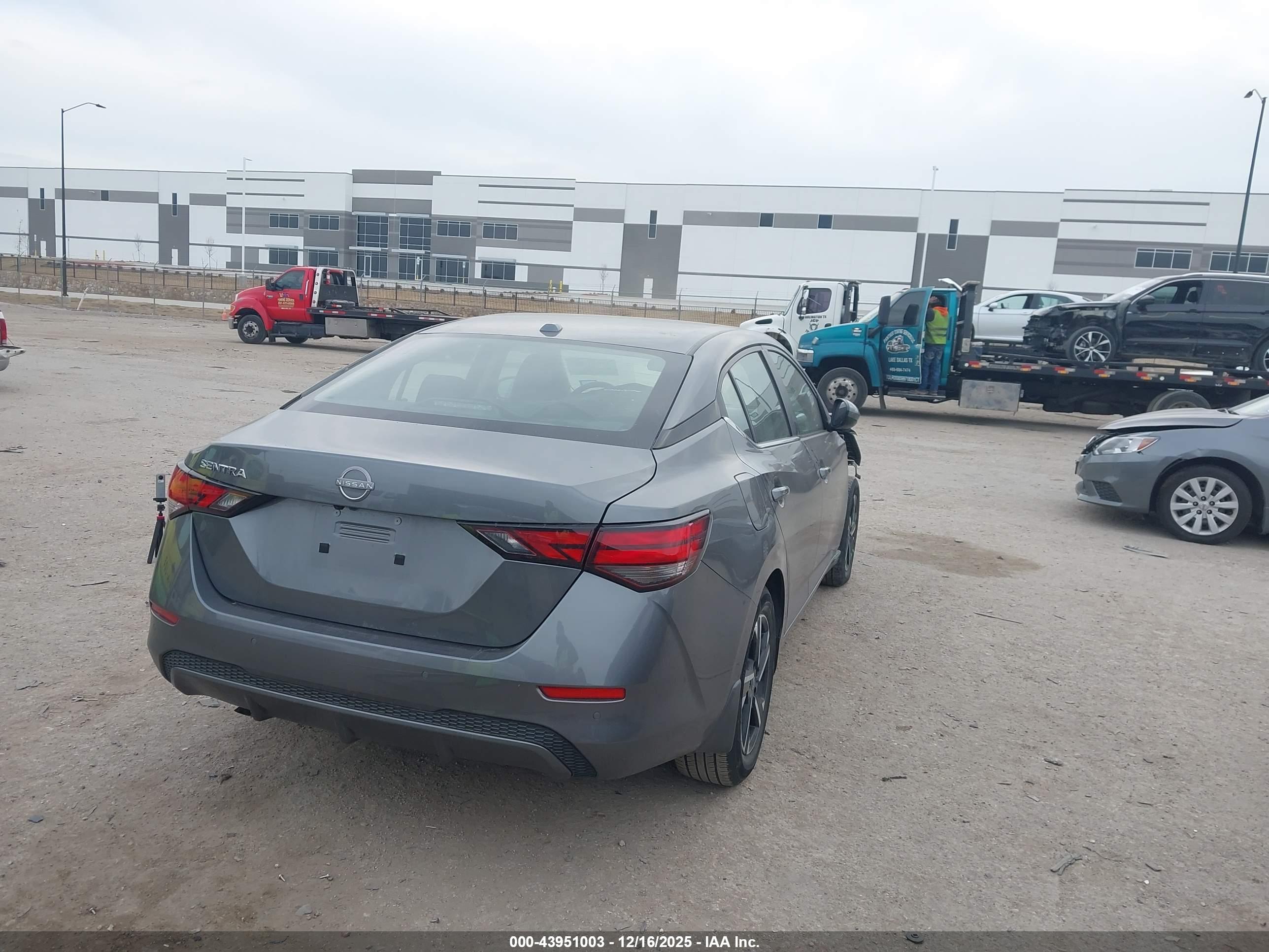 NISSAN SENTRA image 4