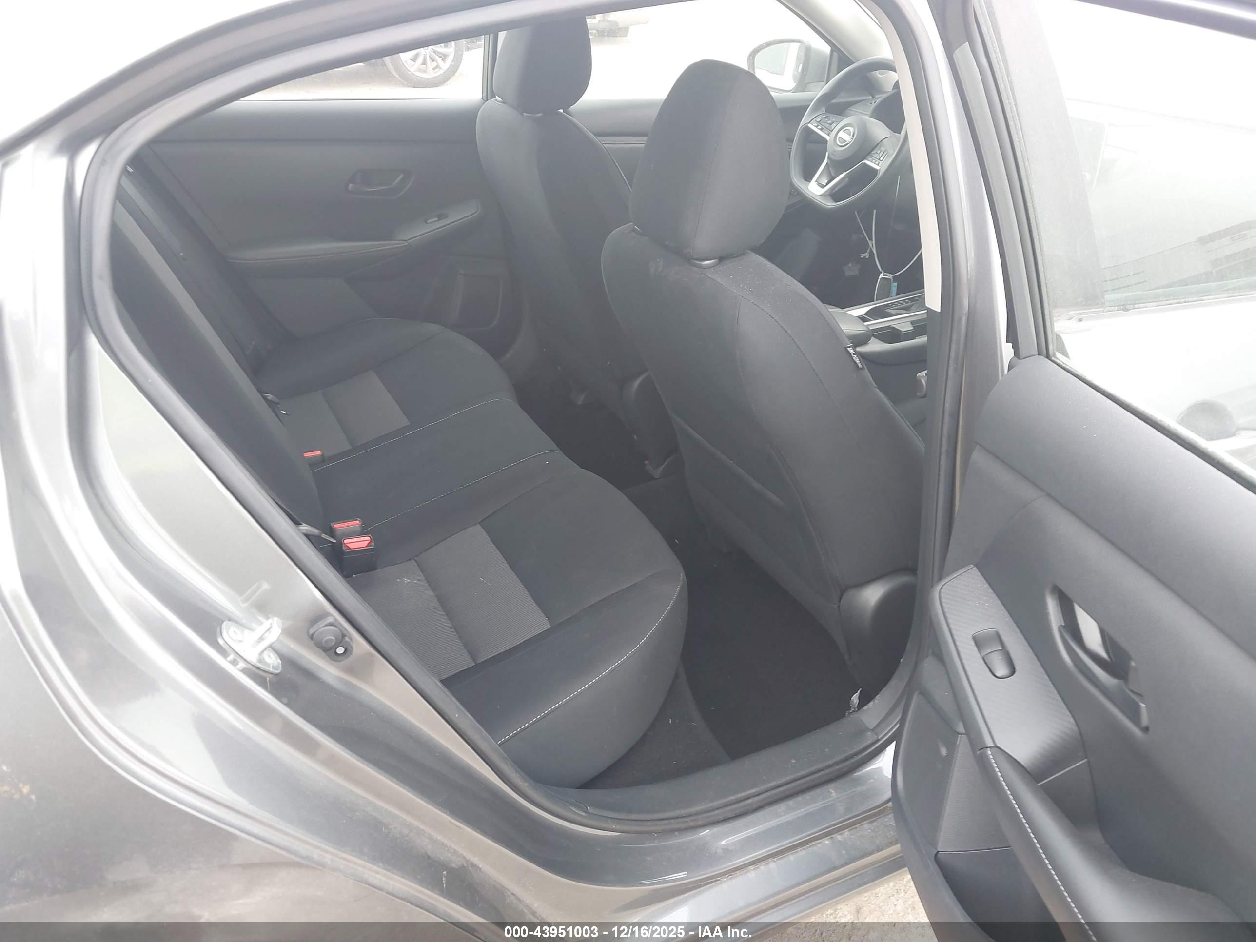 NISSAN SENTRA image 8