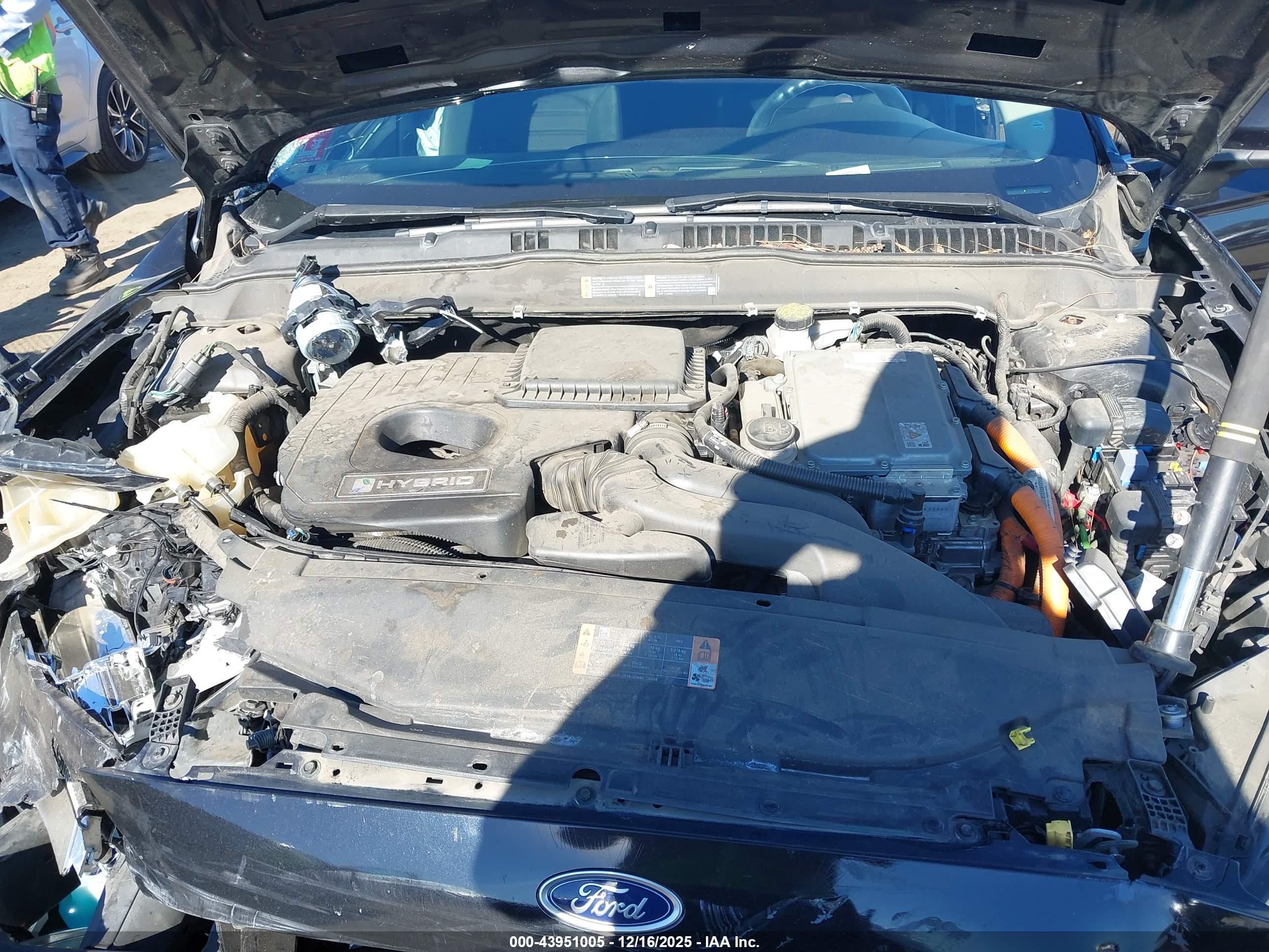 FORD FUSION image 10