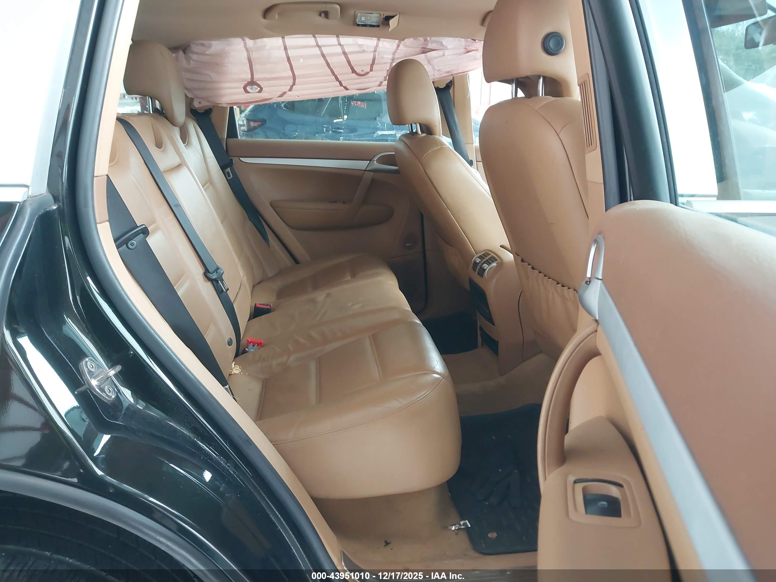 PORSCHE CAYENNE image 8