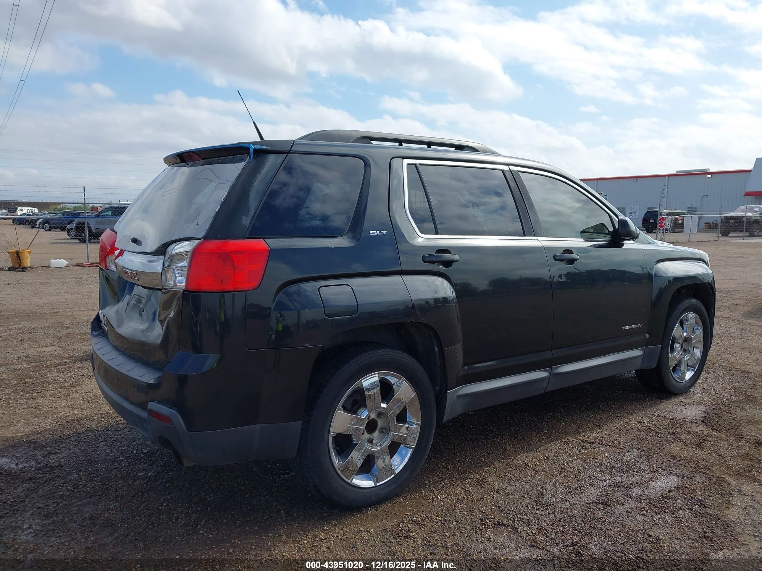 GMC TERRAIN image 4
