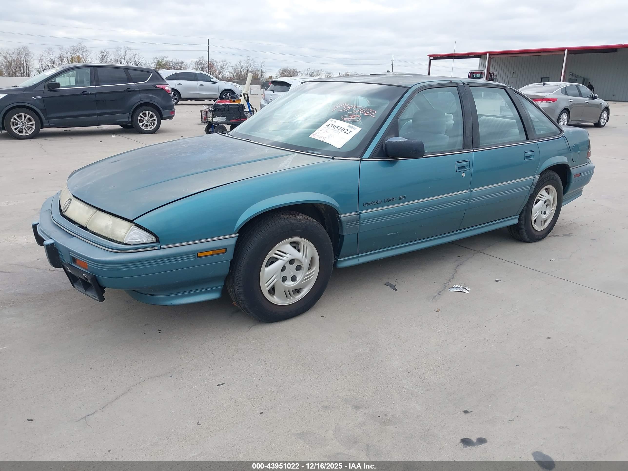 PONTIAC GRAND image 2