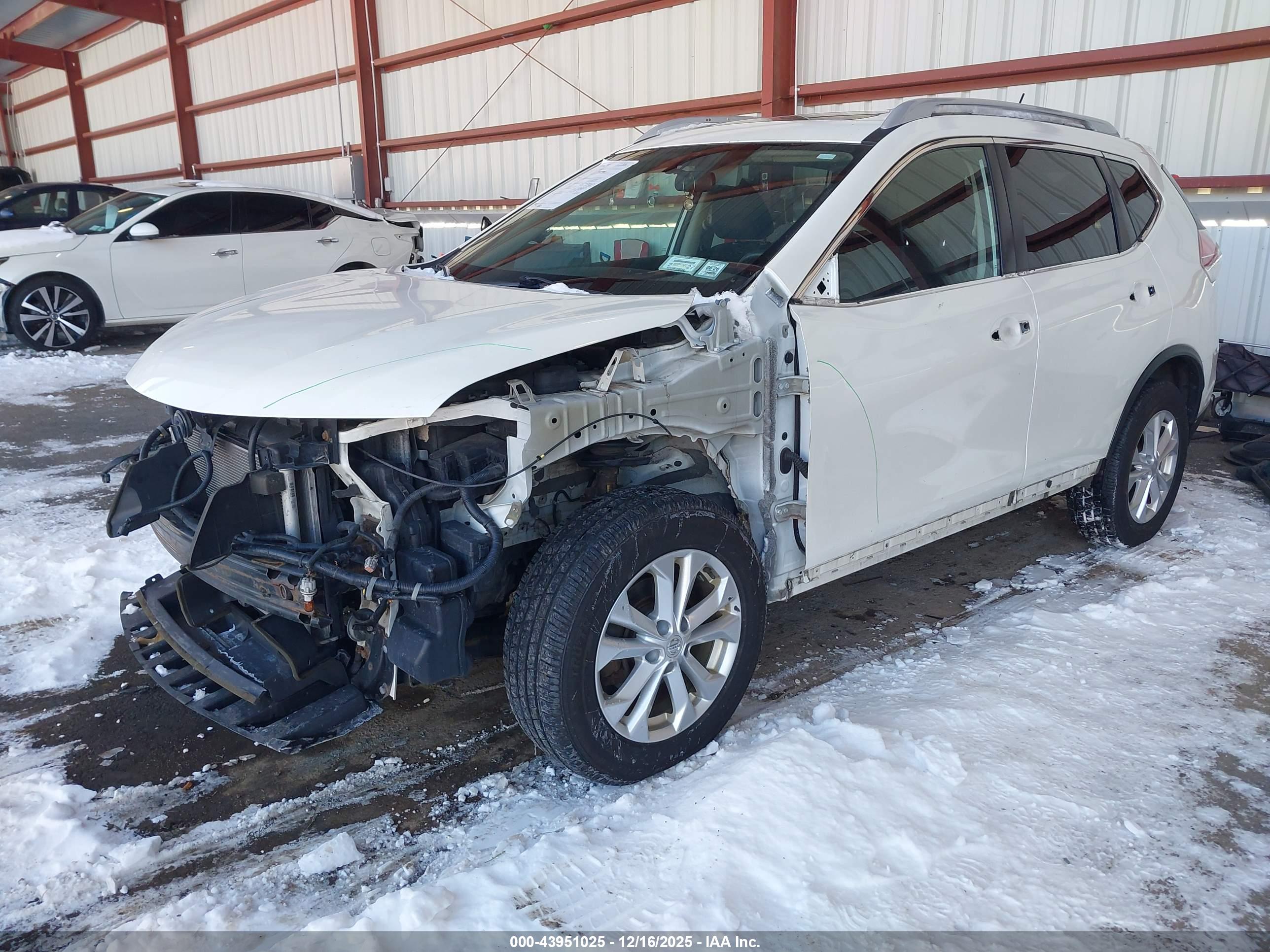 NISSAN ROGUE image 2