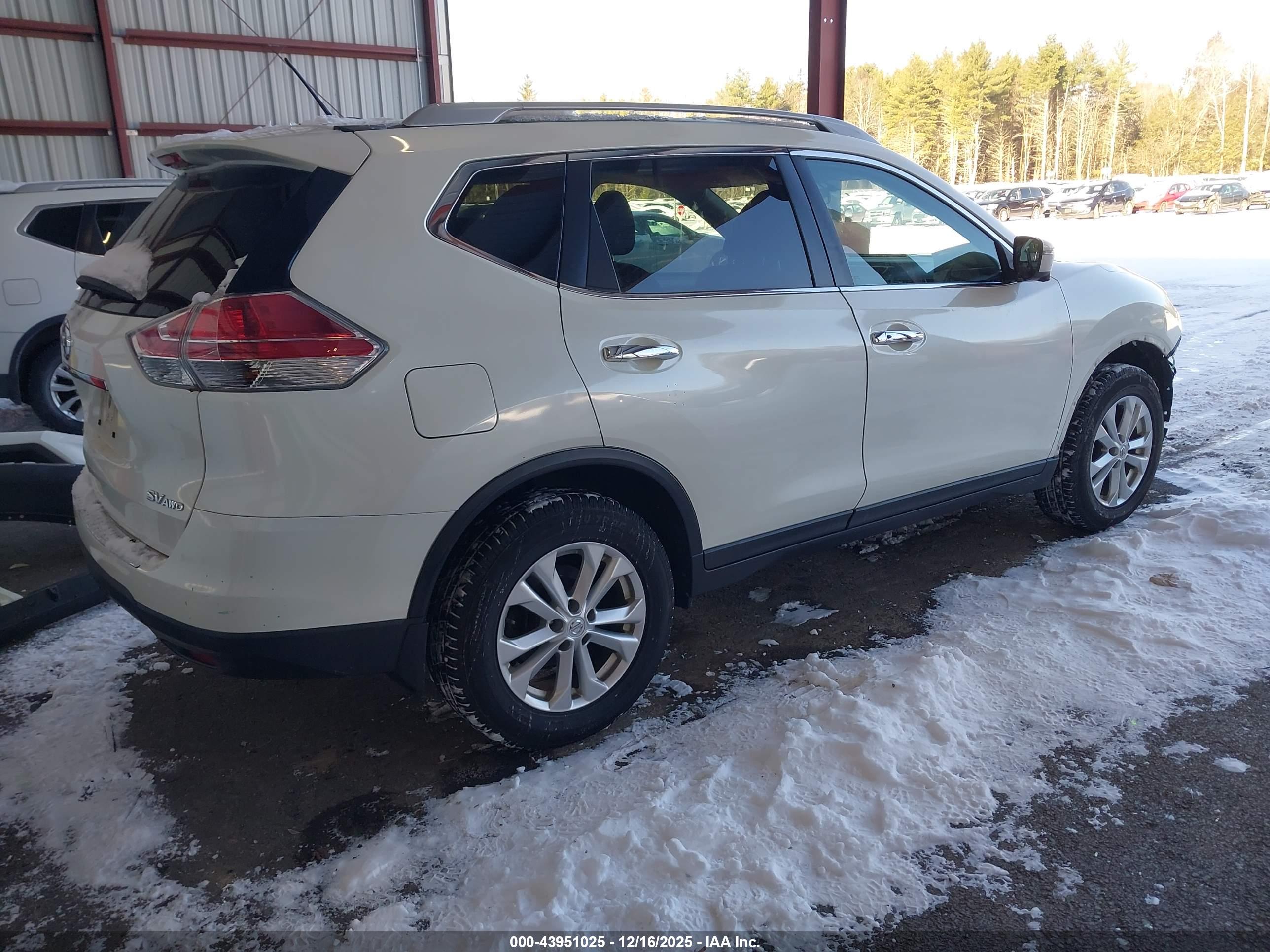 NISSAN ROGUE image 4